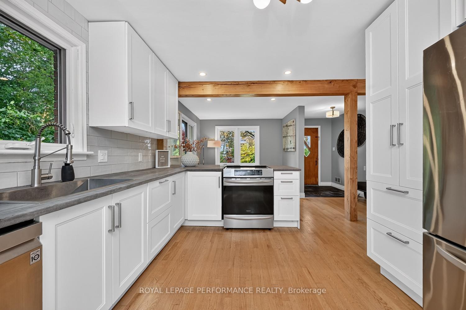 Photo 14 of 140 Begonia Avenue, Ottawa, Applewood Acres — HOMEH