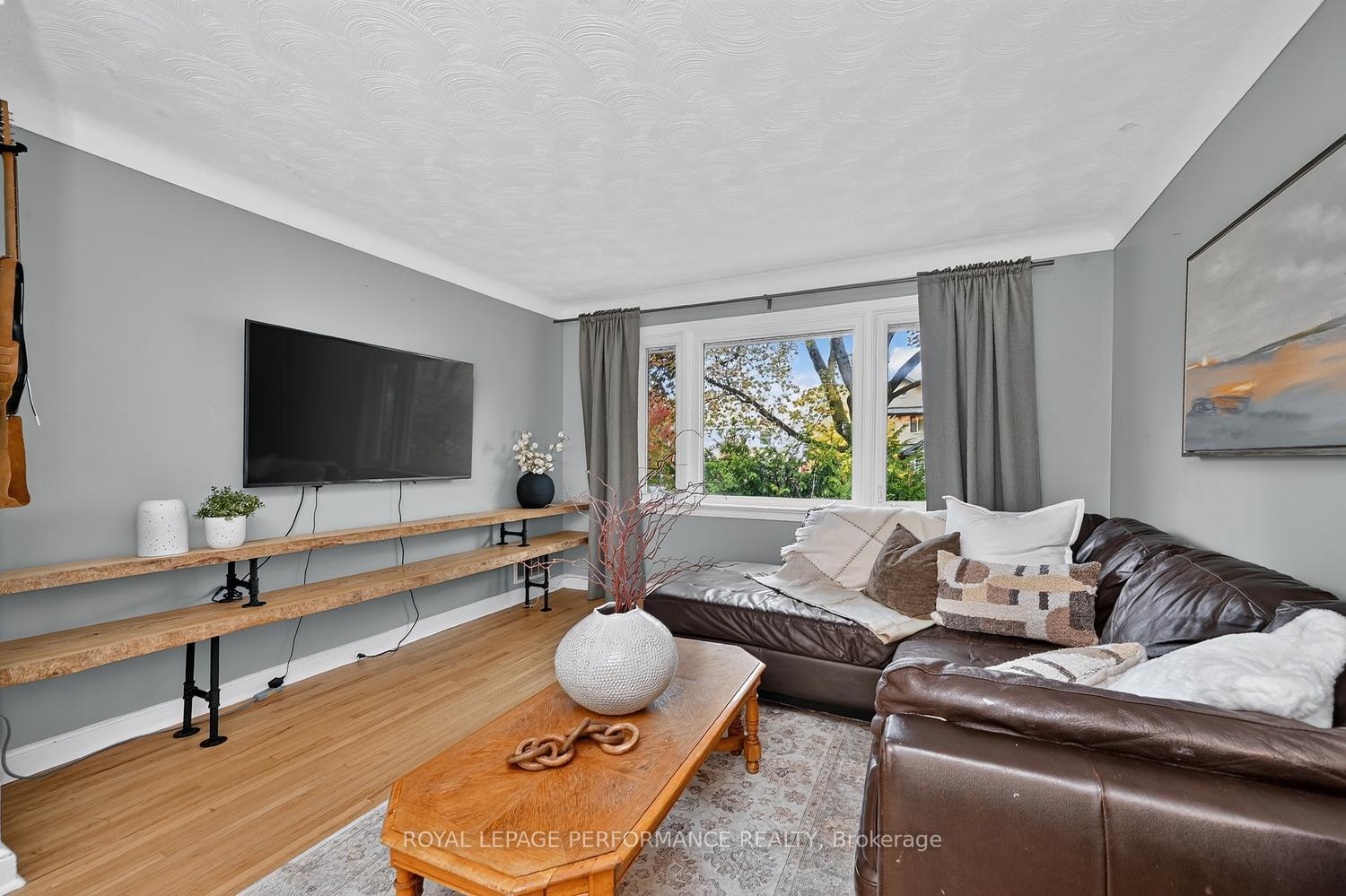 Photo 15 of 140 Begonia Avenue, Ottawa, Applewood Acres — HOMEH