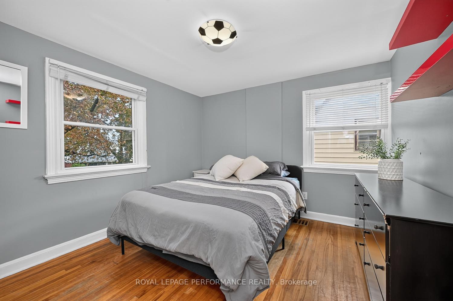 Photo 25 of 140 Begonia Avenue, Ottawa, Applewood Acres — HOMEH