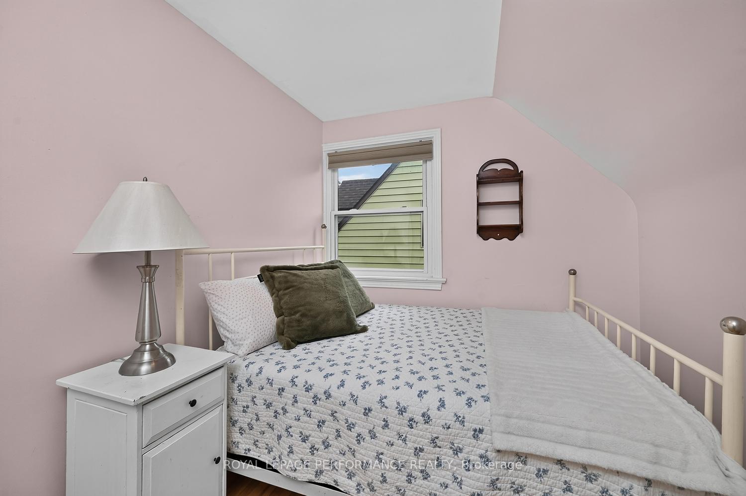 Photo 28 of 140 Begonia Avenue, Ottawa, Applewood Acres — HOMEH