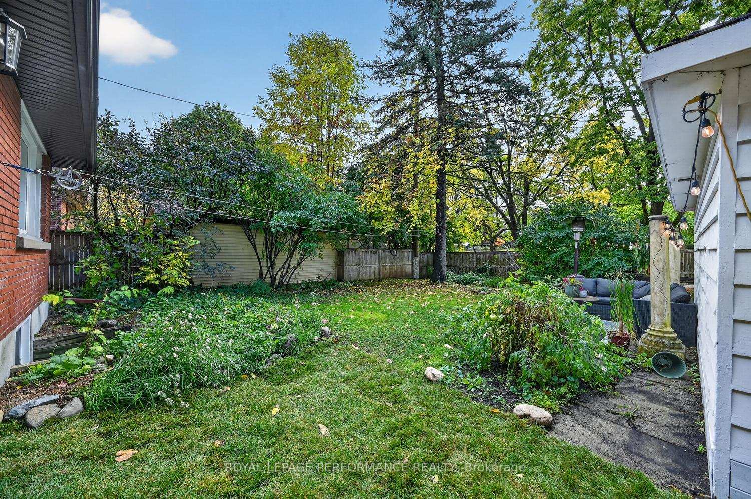 Photo 37 of 140 Begonia Avenue, Ottawa, Applewood Acres — HOMEH