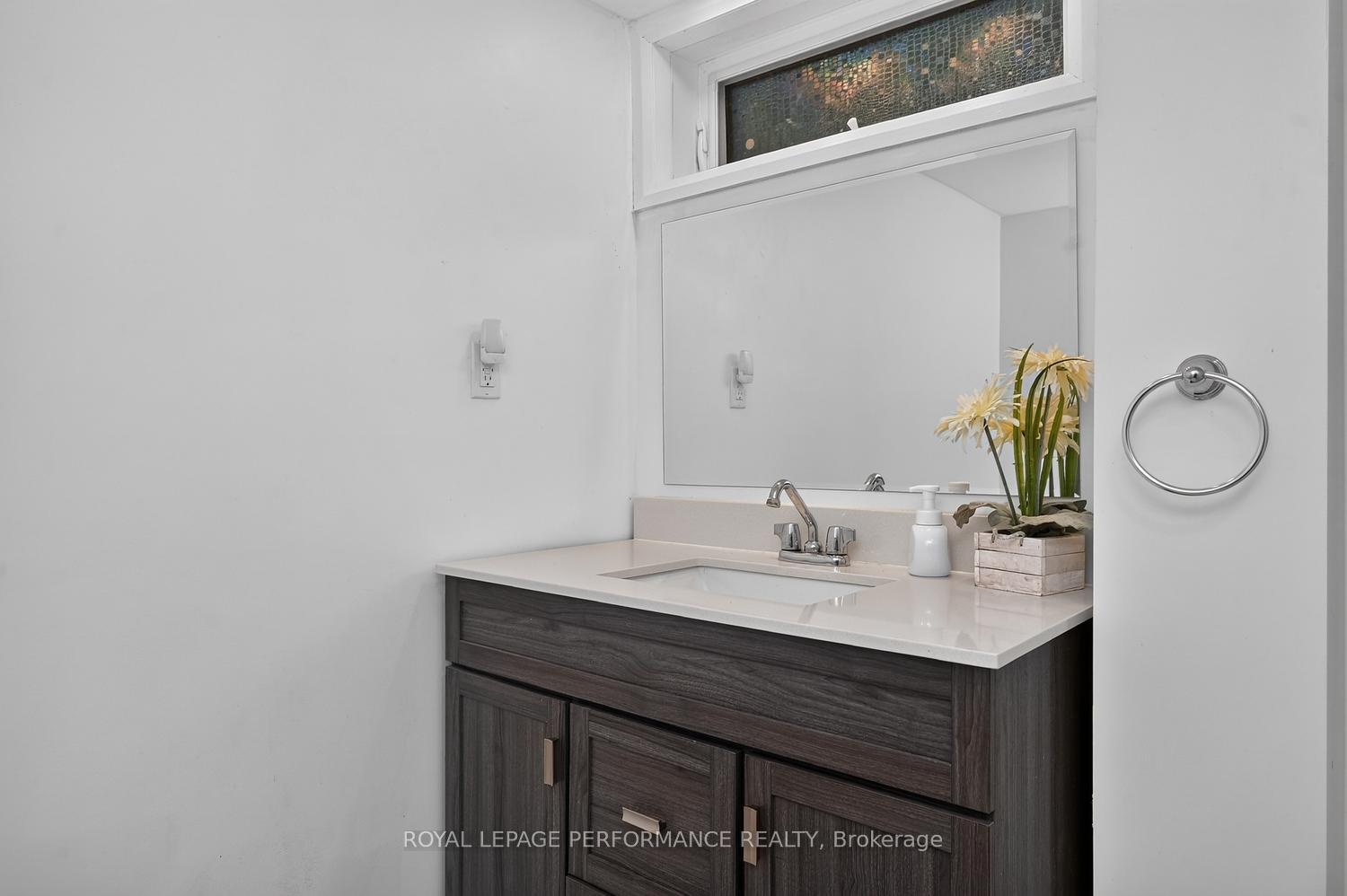 Photo 38 of 140 Begonia Avenue, Ottawa, Applewood Acres — HOMEH