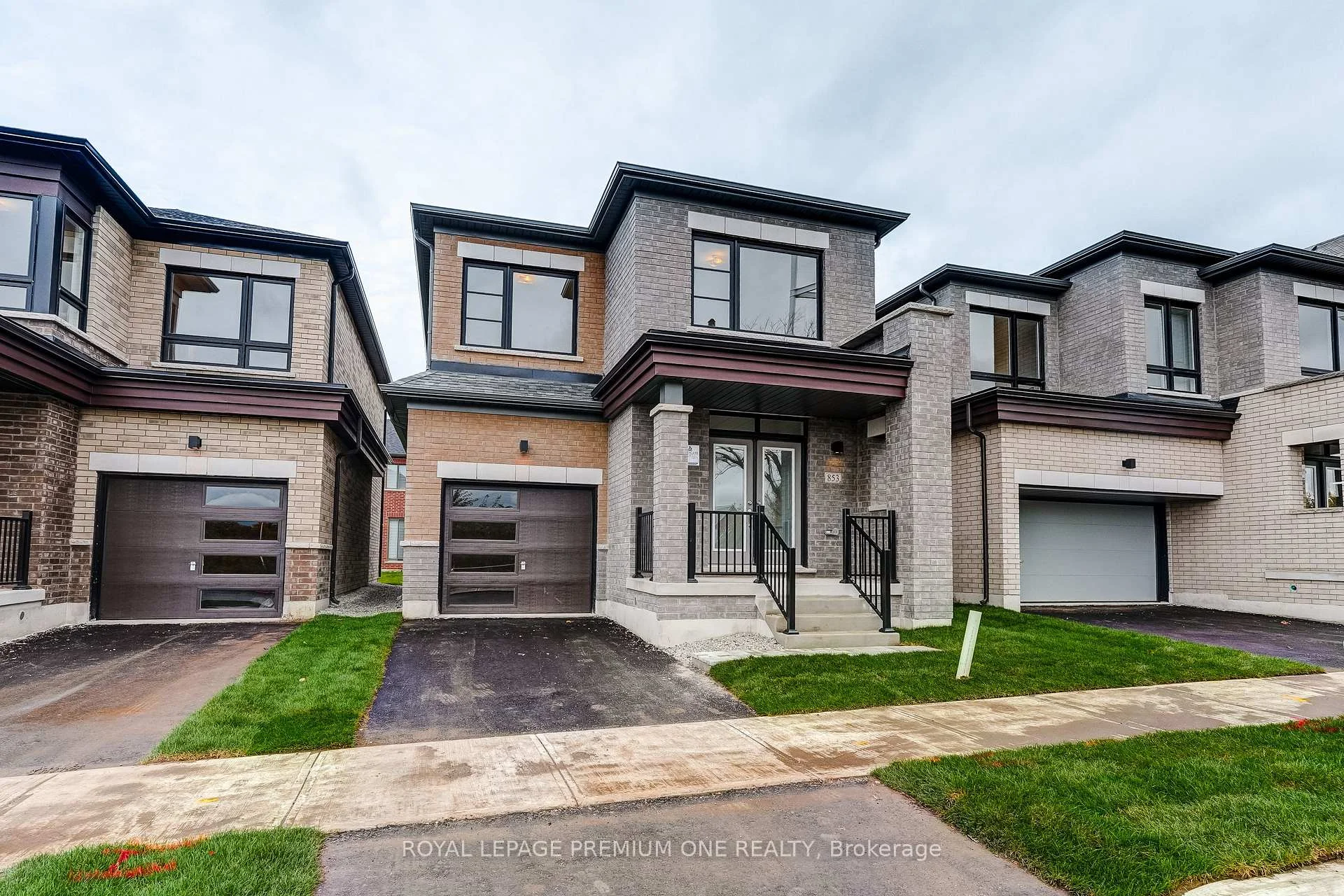 Photo of 853 Hickory Crescent