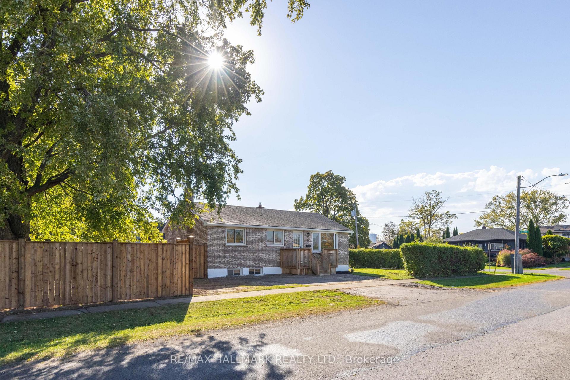 Photo 2 of 79 Powerview Avenue, St. Catharines, Western Hill — HOMEH