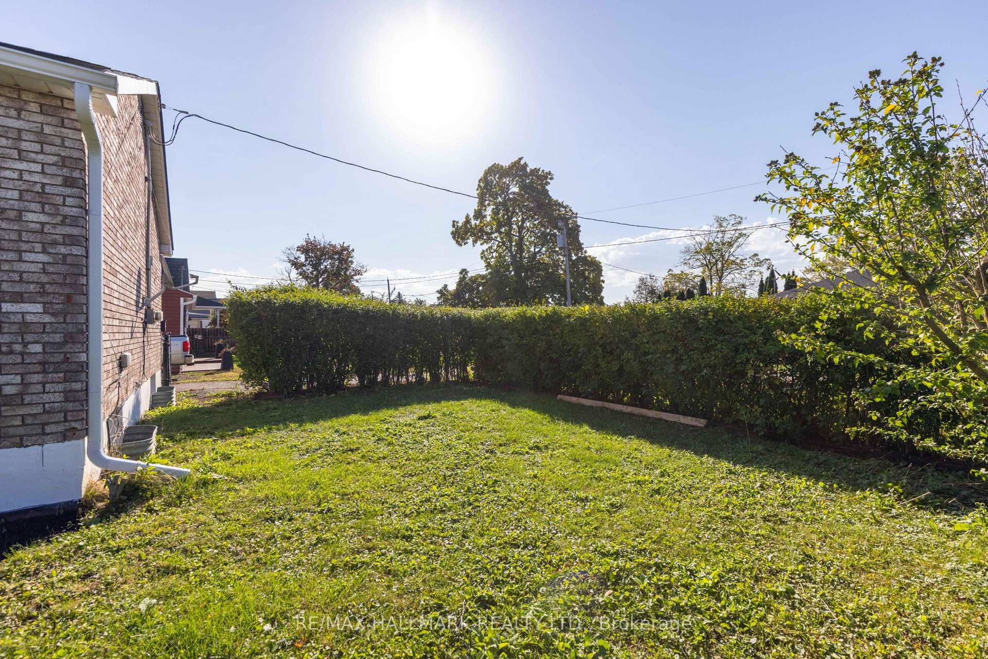 Photo 3 of 79 Powerview Avenue, St. Catharines, Western Hill — HOMEH