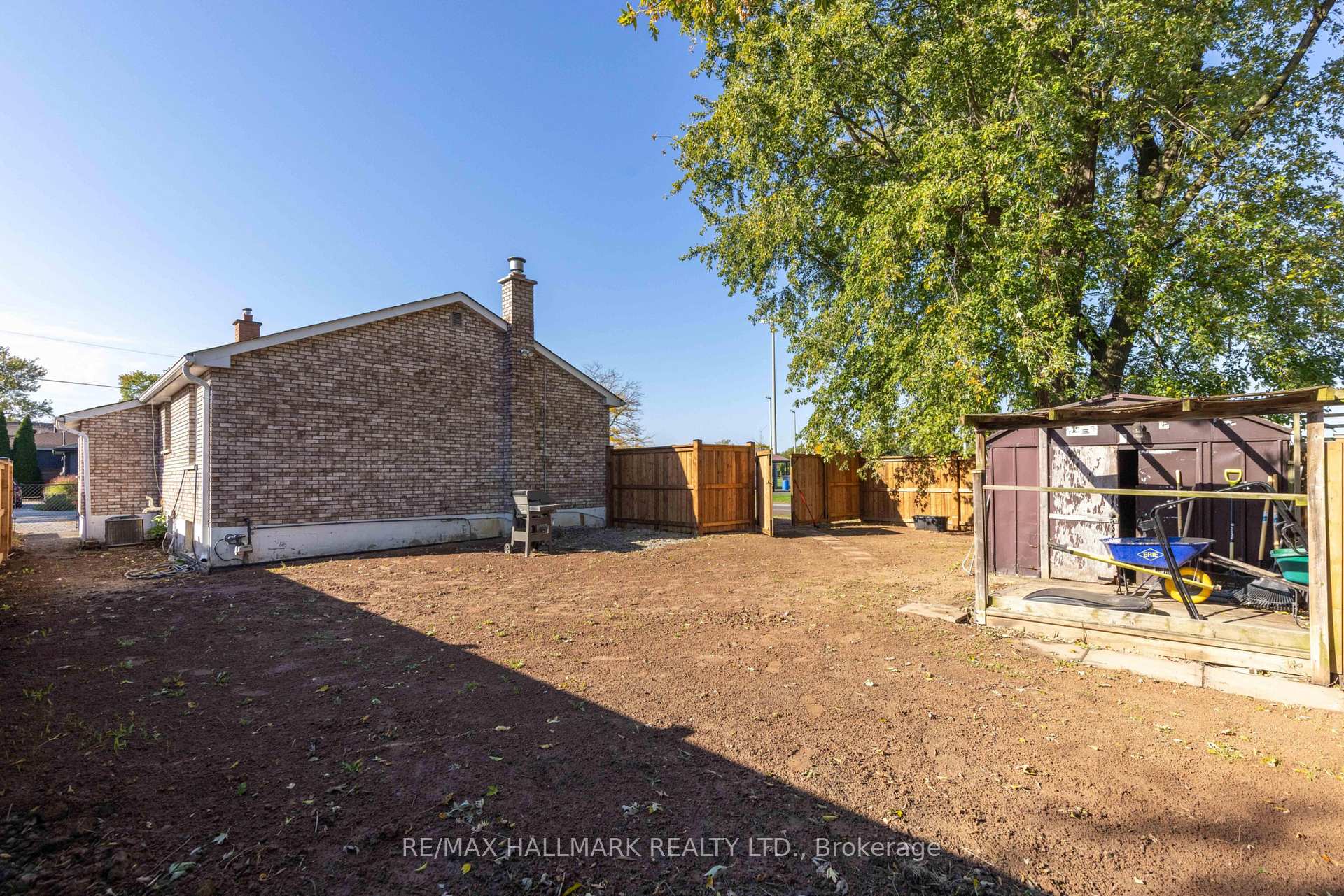 Photo 5 of 79 Powerview Avenue, St. Catharines, Western Hill — HOMEH