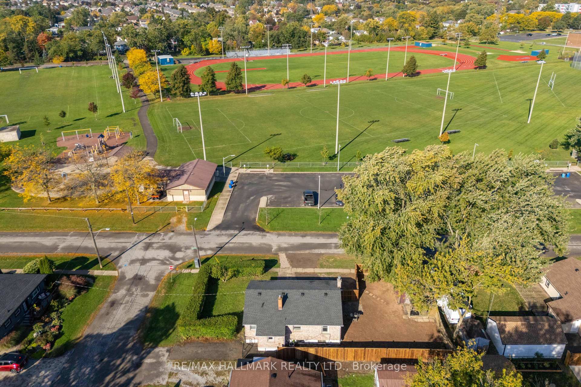 Photo 7 of 79 Powerview Avenue, St. Catharines, Western Hill — HOMEH