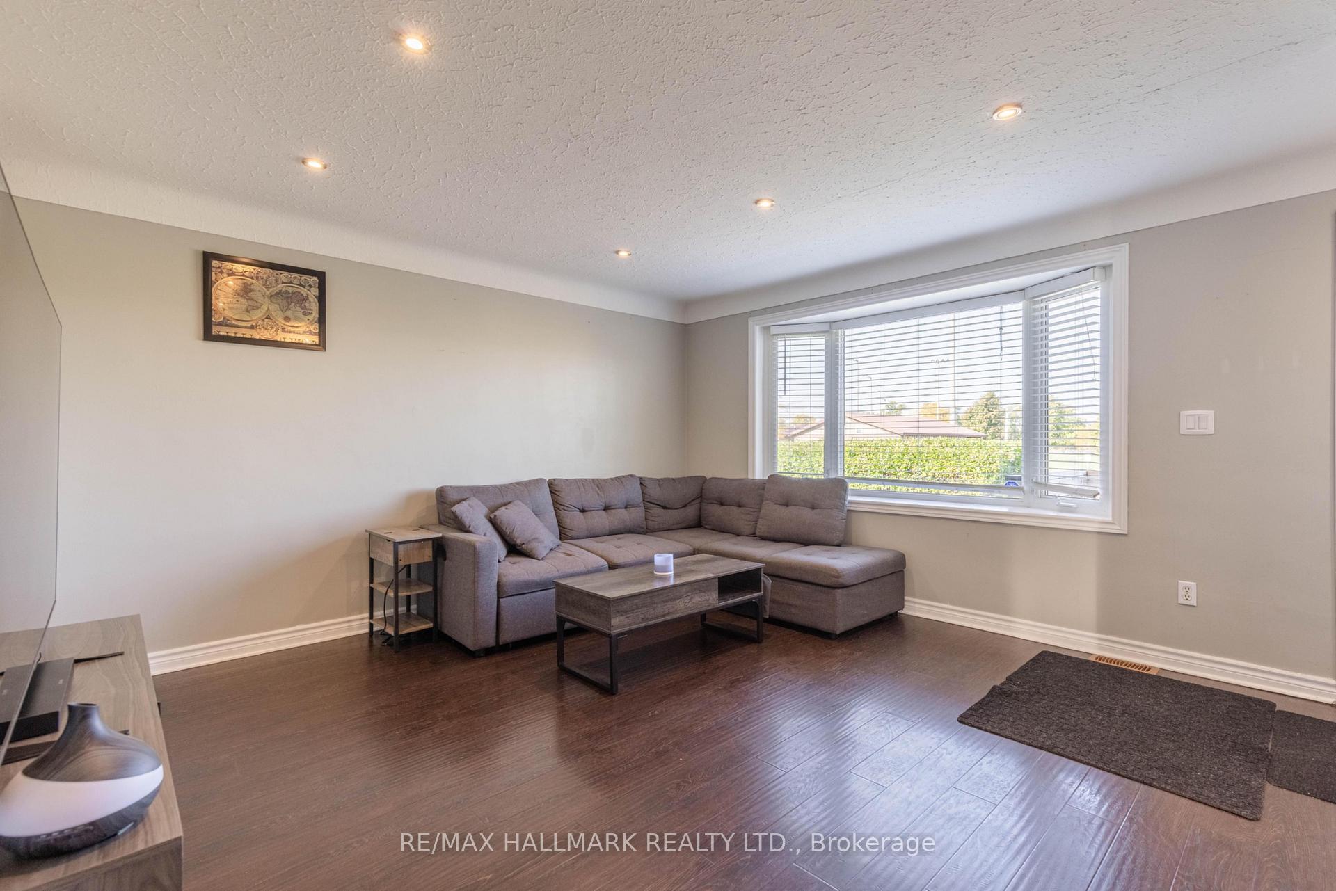 Photo 8 of 79 Powerview Avenue, St. Catharines, Western Hill — HOMEH