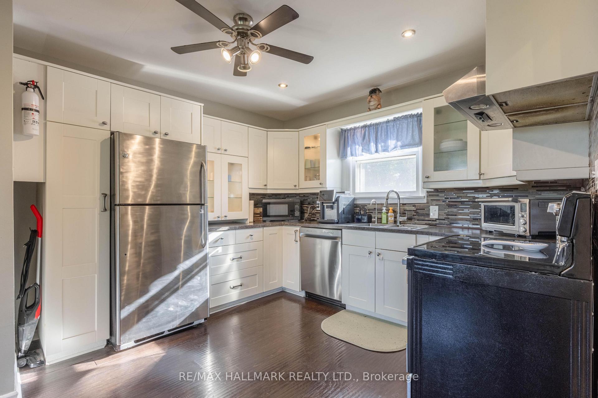 Photo 11 of 79 Powerview Avenue, St. Catharines, Western Hill — HOMEH