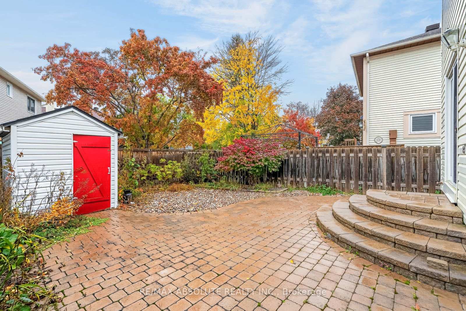 Photo 3 of 1475 Deavy Way, Ottawa, Bilberry Creek/Queenswood Heights — HOMEH