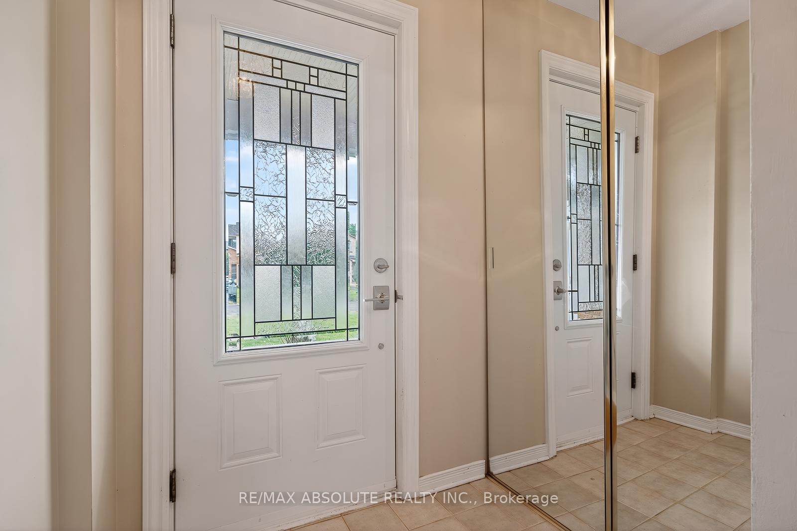 Photo 5 of 1475 Deavy Way, Ottawa, Bilberry Creek/Queenswood Heights — HOMEH