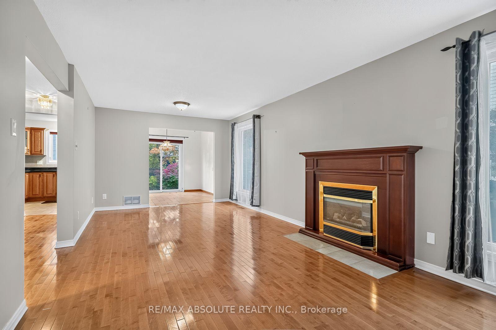 Photo 10 of 1475 Deavy Way, Ottawa, Bilberry Creek/Queenswood Heights — HOMEH