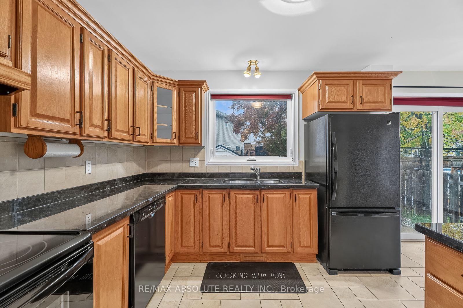 Photo 17 of 1475 Deavy Way, Ottawa, Bilberry Creek/Queenswood Heights — HOMEH