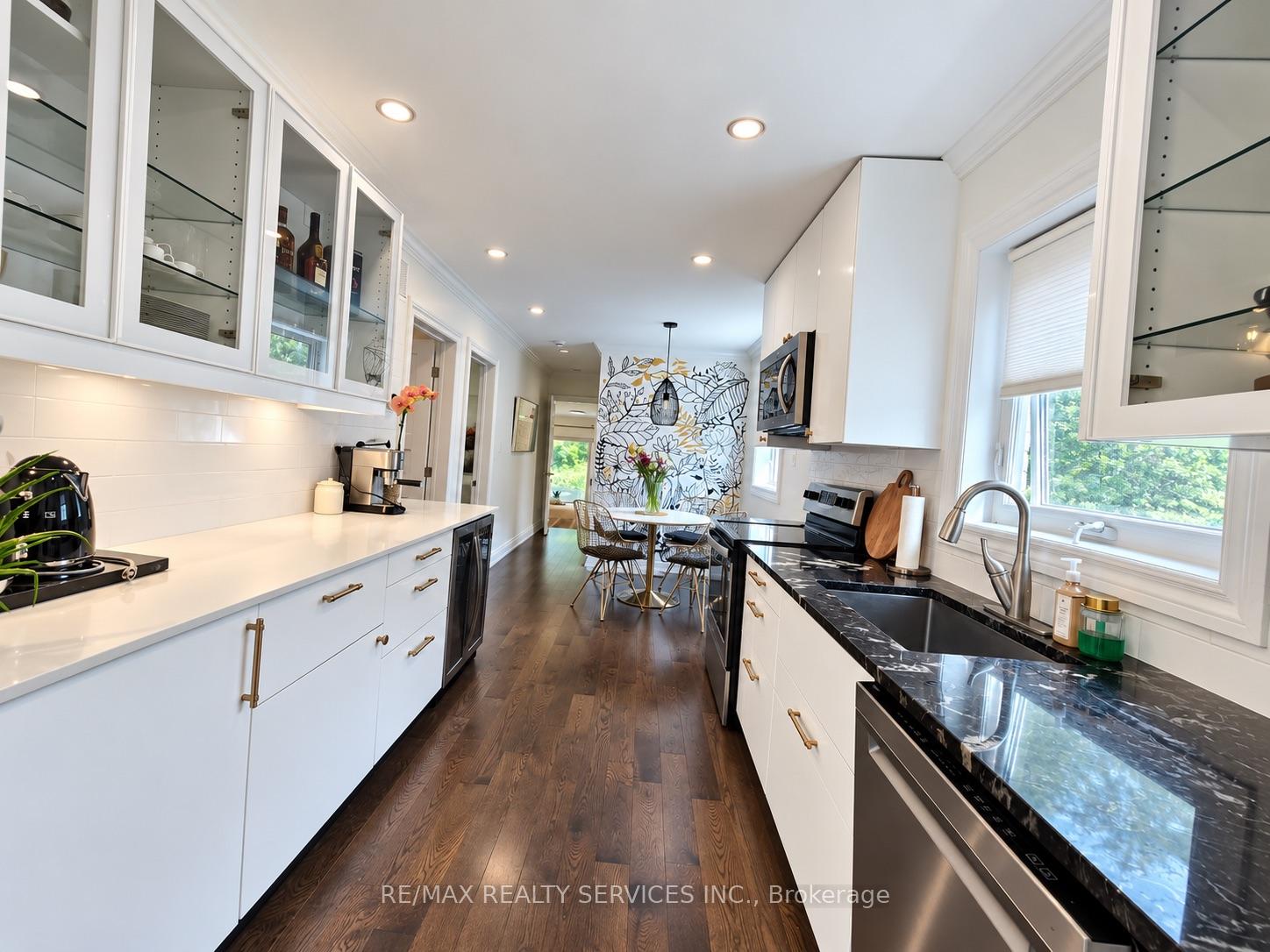 Photo 7 of 21 McIntosh Avenue, Etobicoke, Stonegate-Queensway — HOMEH
