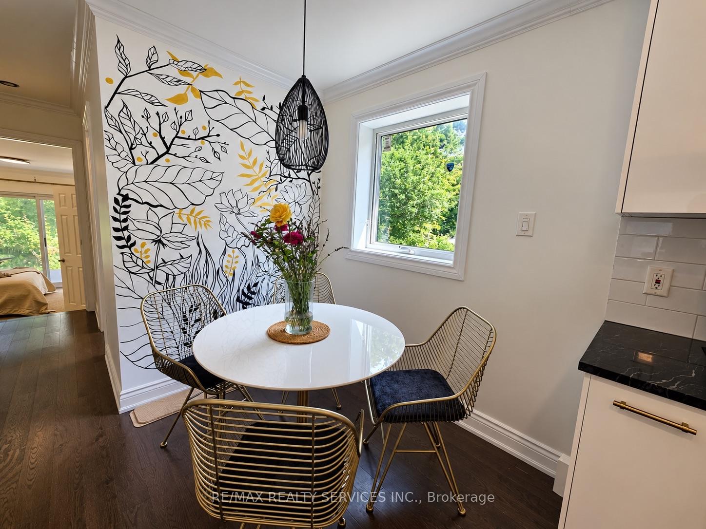 Photo 10 of 21 McIntosh Avenue, Etobicoke, Stonegate-Queensway — HOMEH