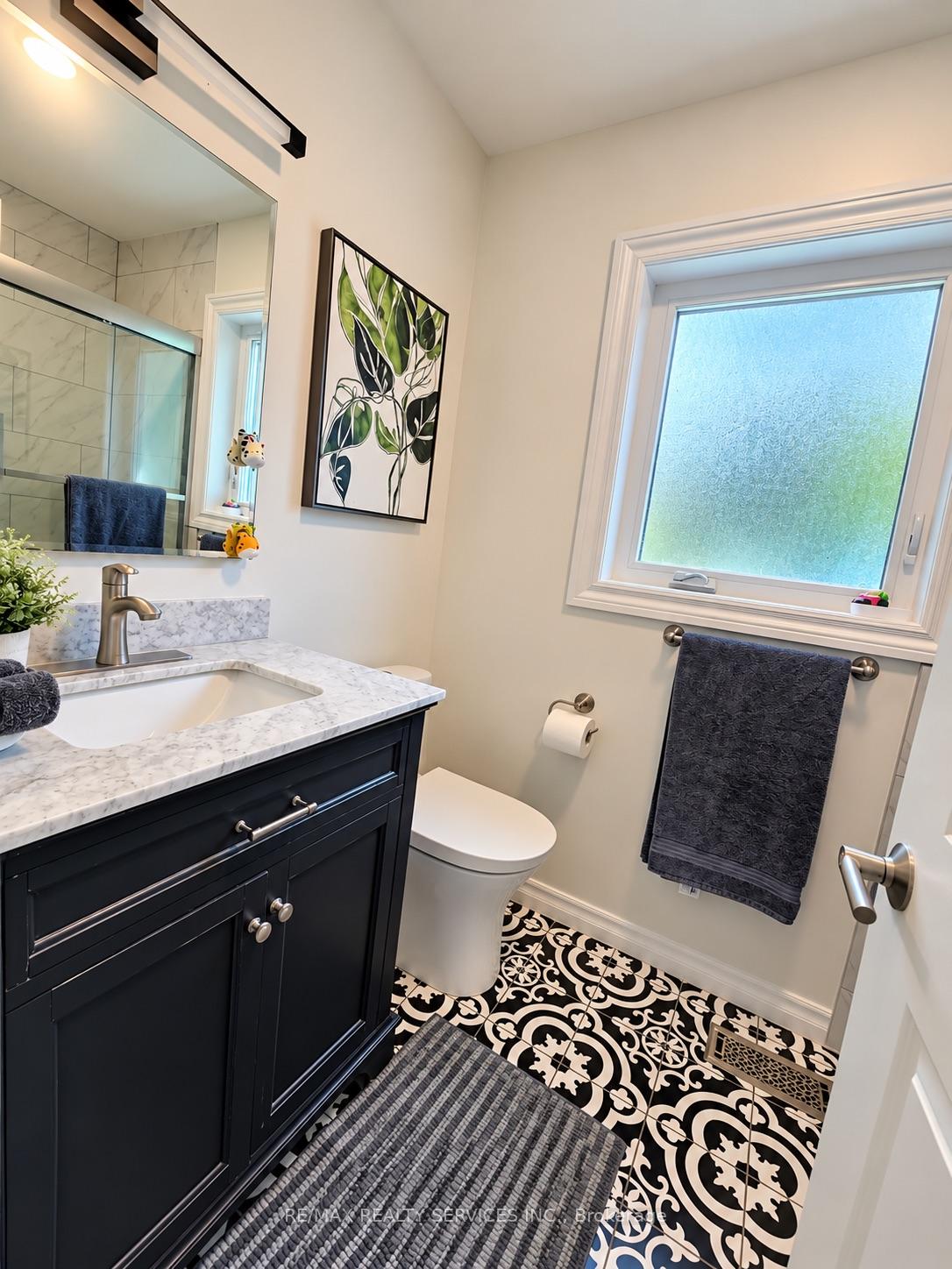 Photo 18 of 21 McIntosh Avenue, Etobicoke, Stonegate-Queensway — HOMEH