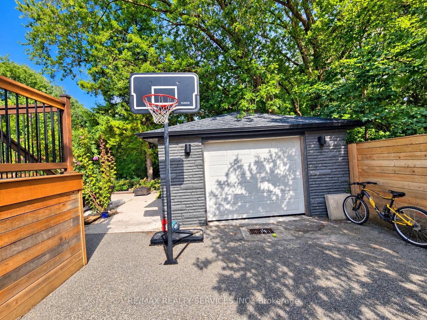 Photo 24 of 21 McIntosh Avenue, Etobicoke, Stonegate-Queensway — HOMEH