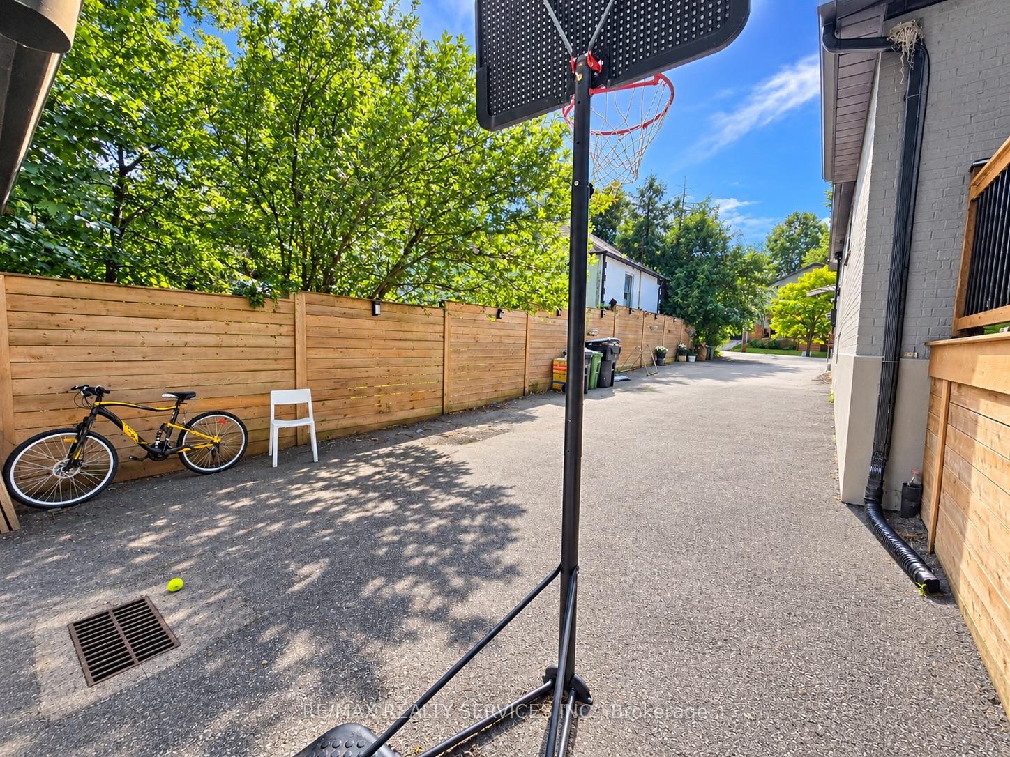 Photo 25 of 21 McIntosh Avenue, Etobicoke, Stonegate-Queensway — HOMEH