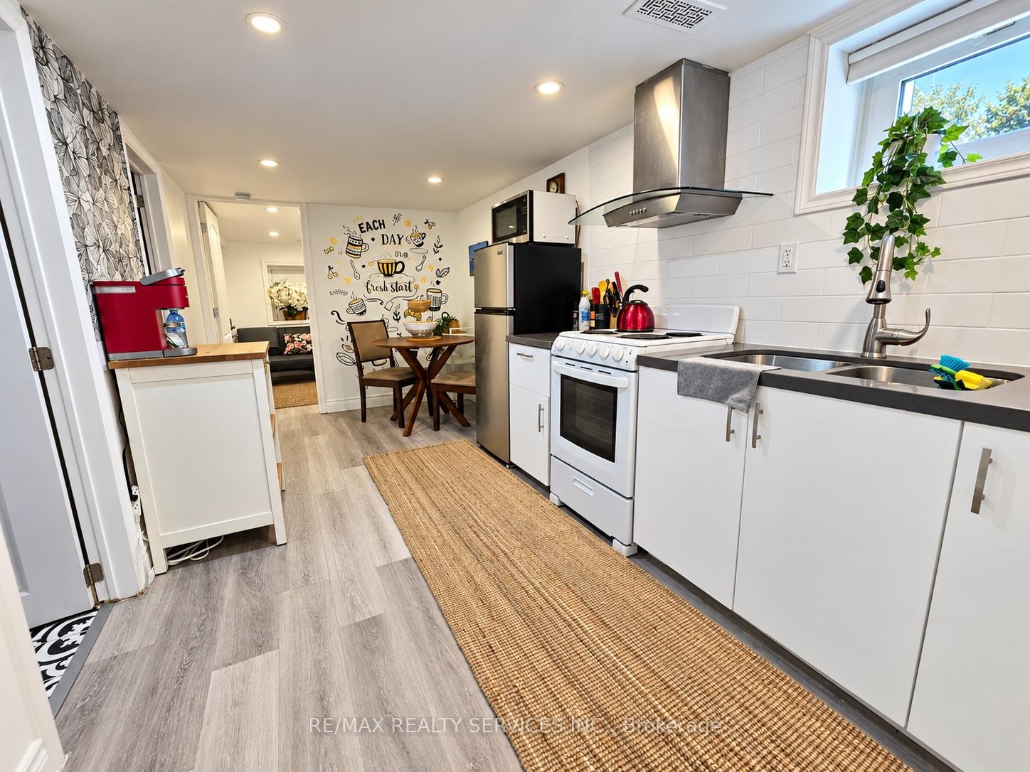 Photo 30 of 21 McIntosh Avenue, Etobicoke, Stonegate-Queensway — HOMEH
