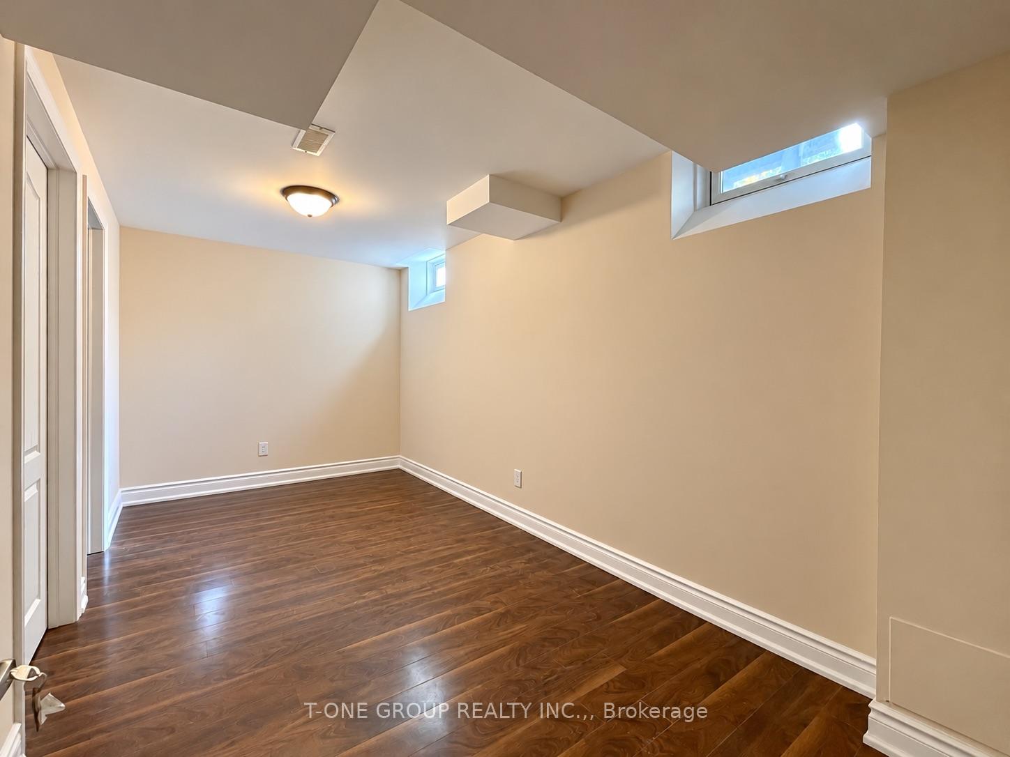 Photo 8 of Unit Lower, 35 Valemount Way, Aurora, Bayview Wellington — HOMEH
