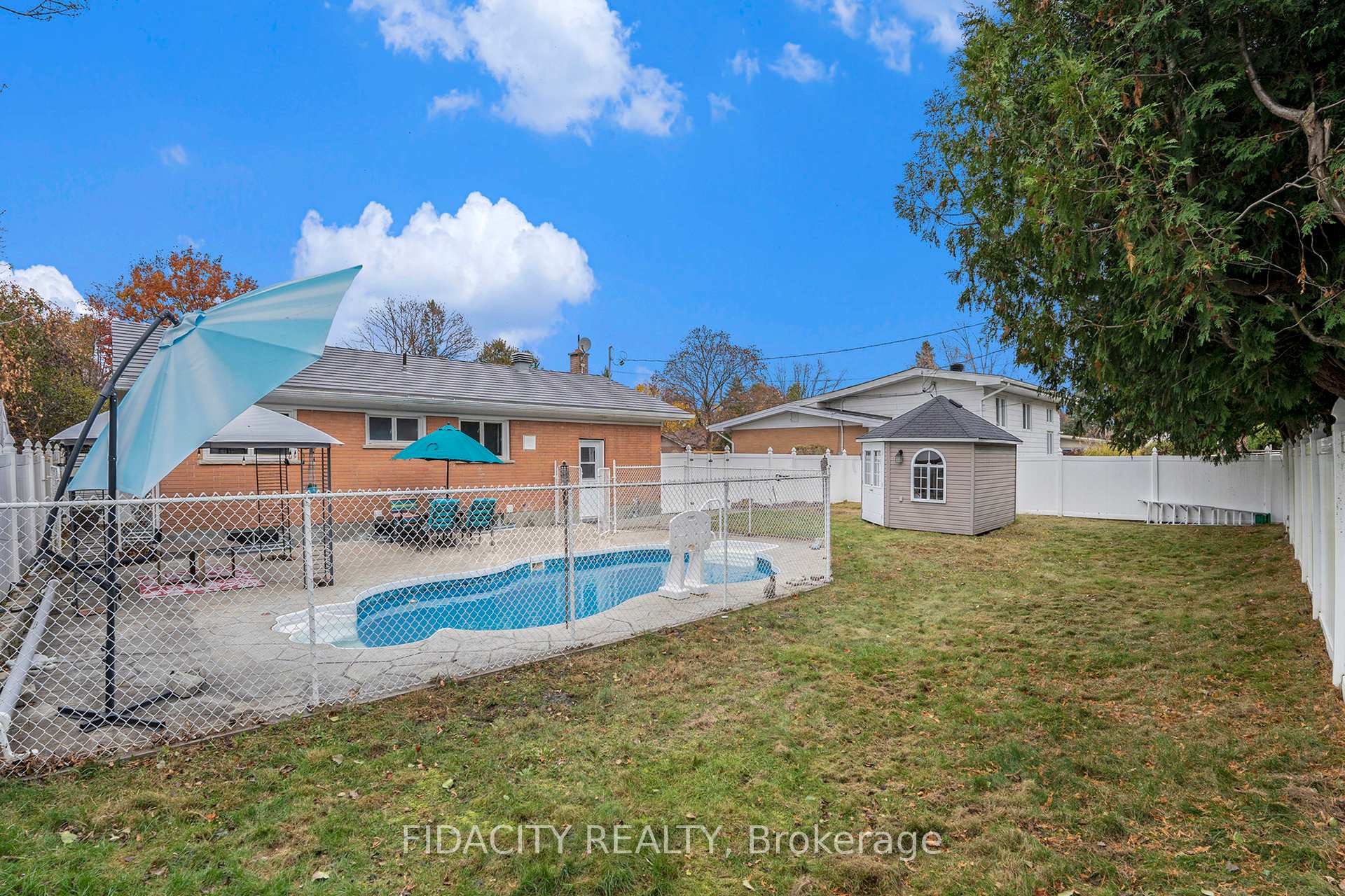 Photo 3 of 34 Stinson Avenue, Ottawa, Lynwood Village — HOMEH