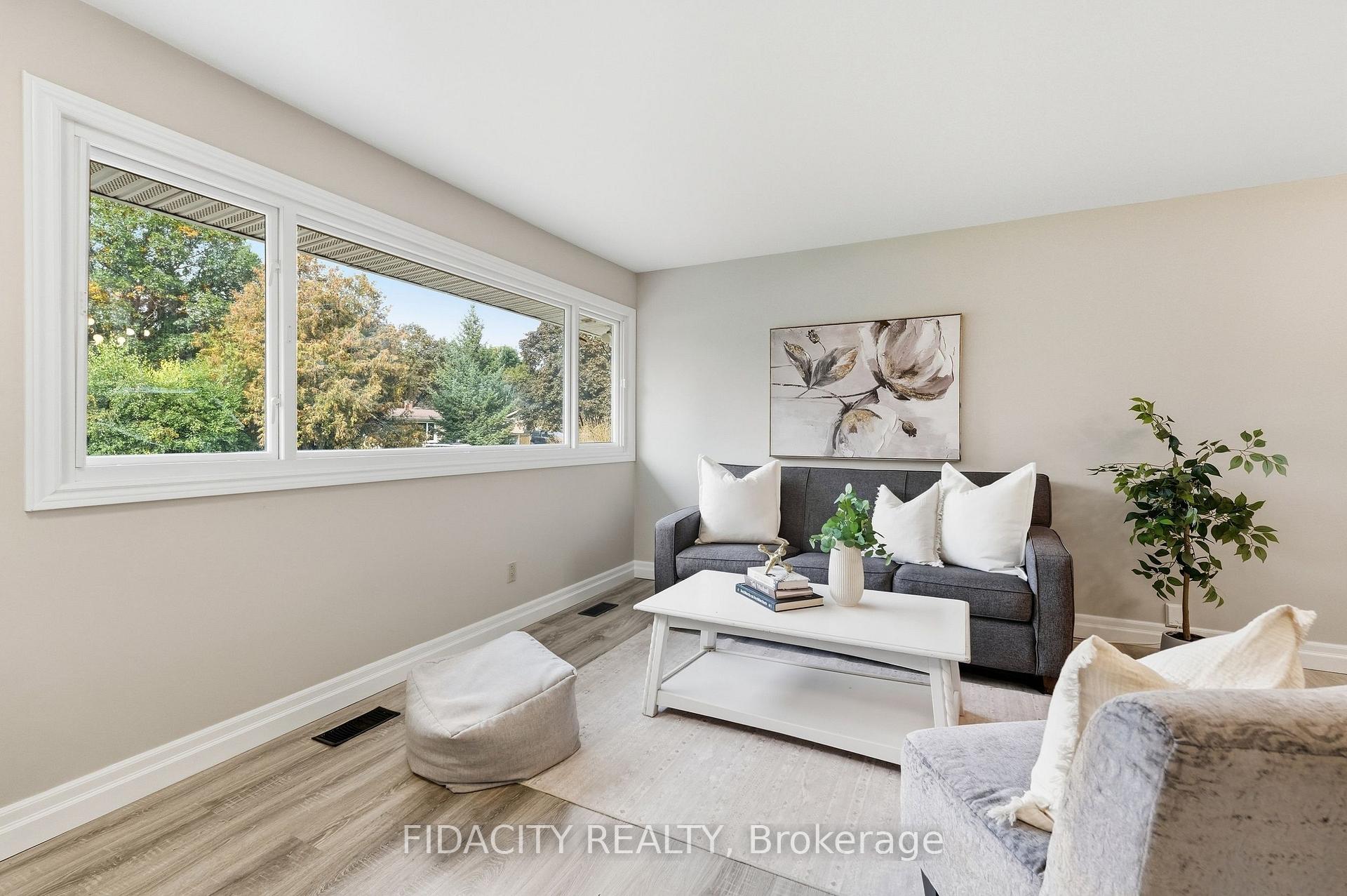 Photo 5 of 34 Stinson Avenue, Ottawa, Lynwood Village — HOMEH
