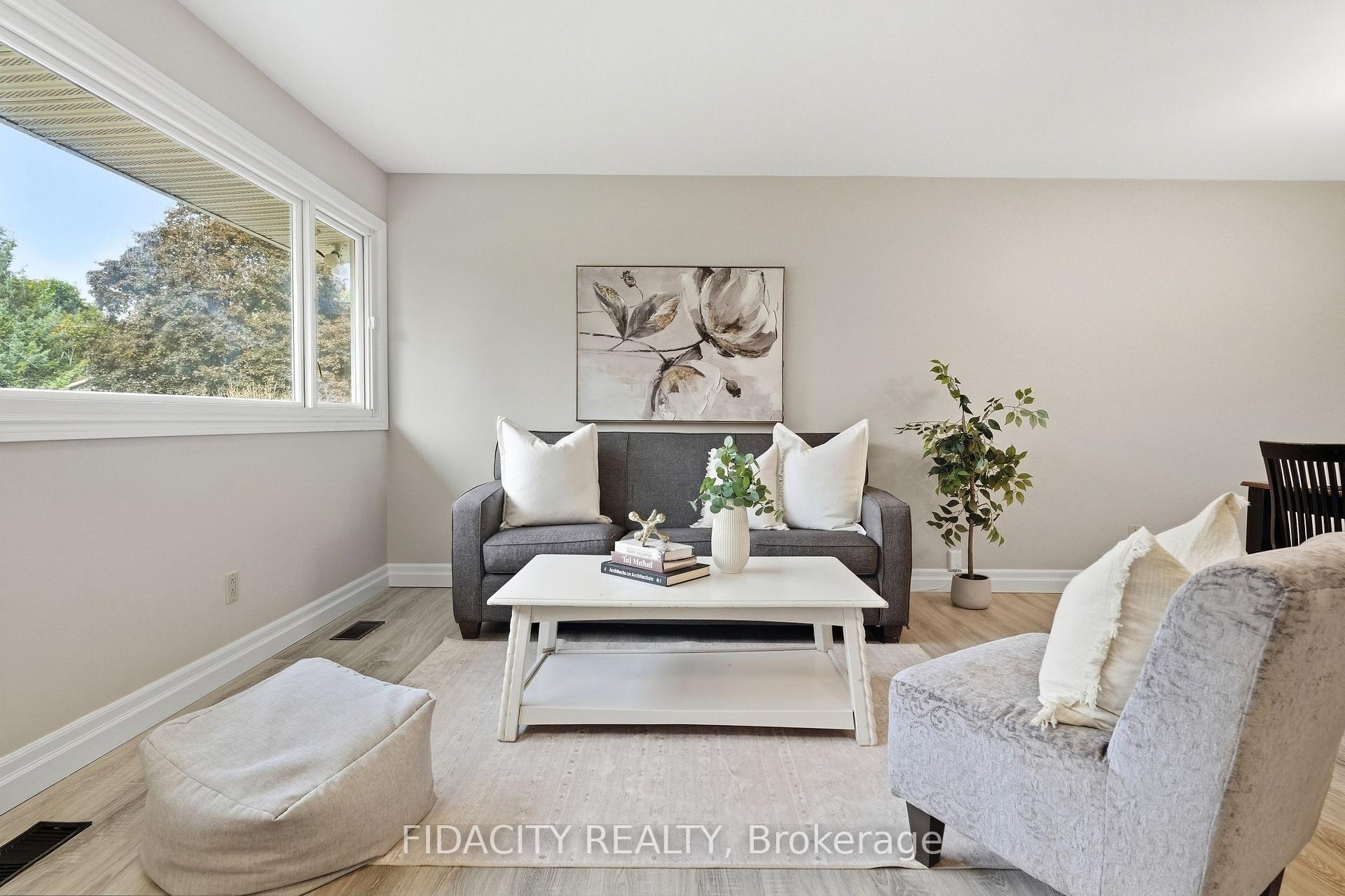 Photo 7 of 34 Stinson Avenue, Ottawa, Lynwood Village — HOMEH