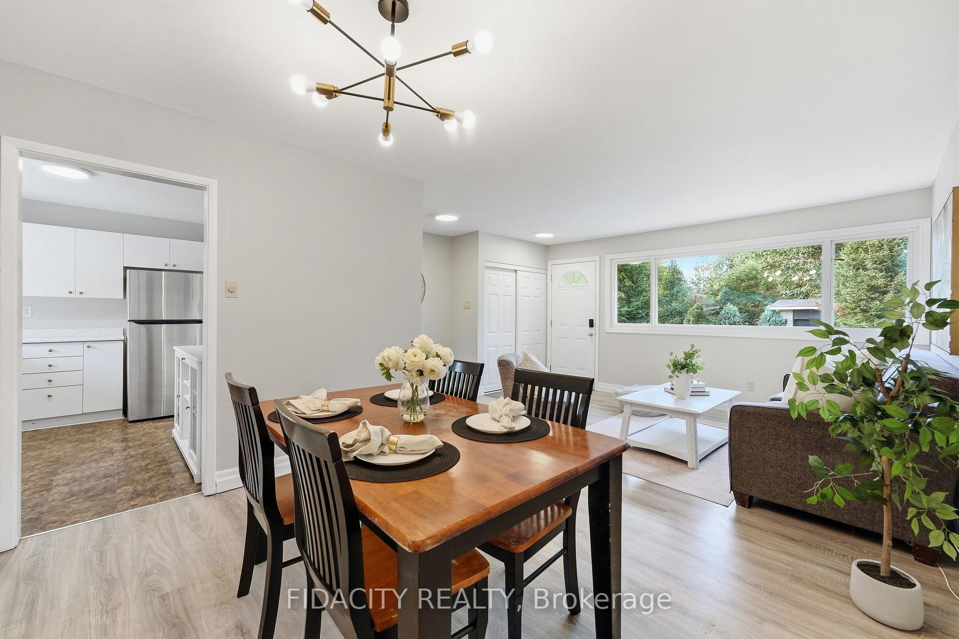Photo 11 of 34 Stinson Avenue, Ottawa, Lynwood Village — HOMEH