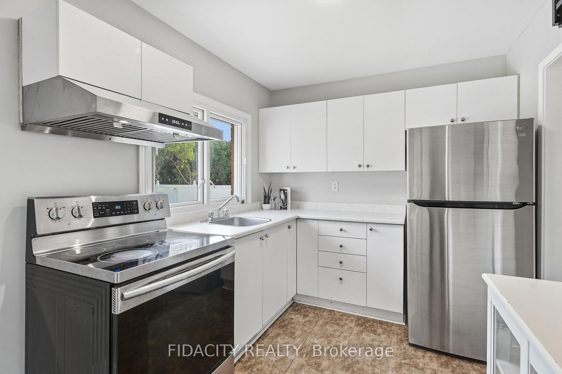 Photo 13 of 34 Stinson Avenue, Ottawa, Lynwood Village — HOMEH
