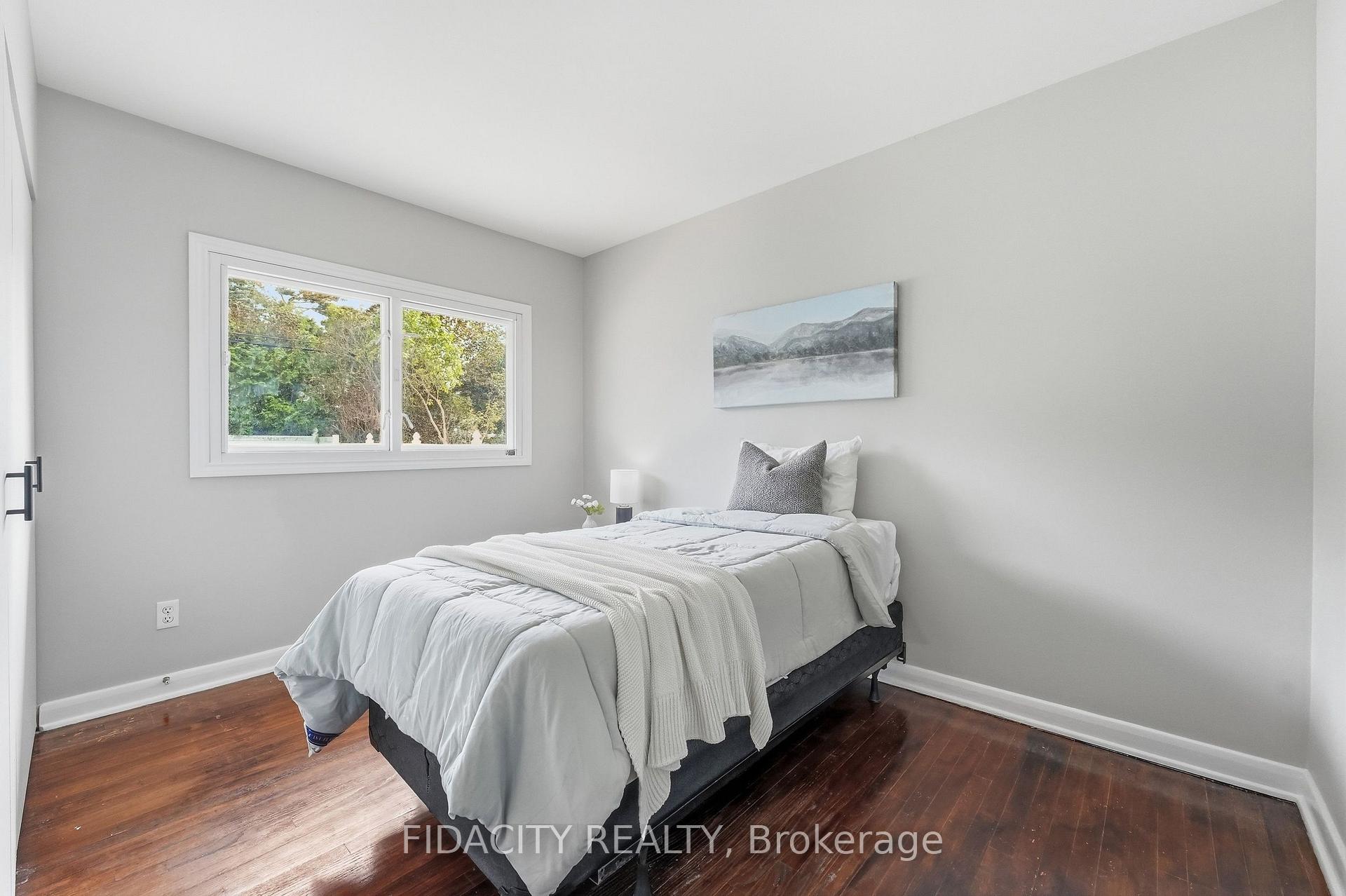 Photo 15 of 34 Stinson Avenue, Ottawa, Lynwood Village — HOMEH