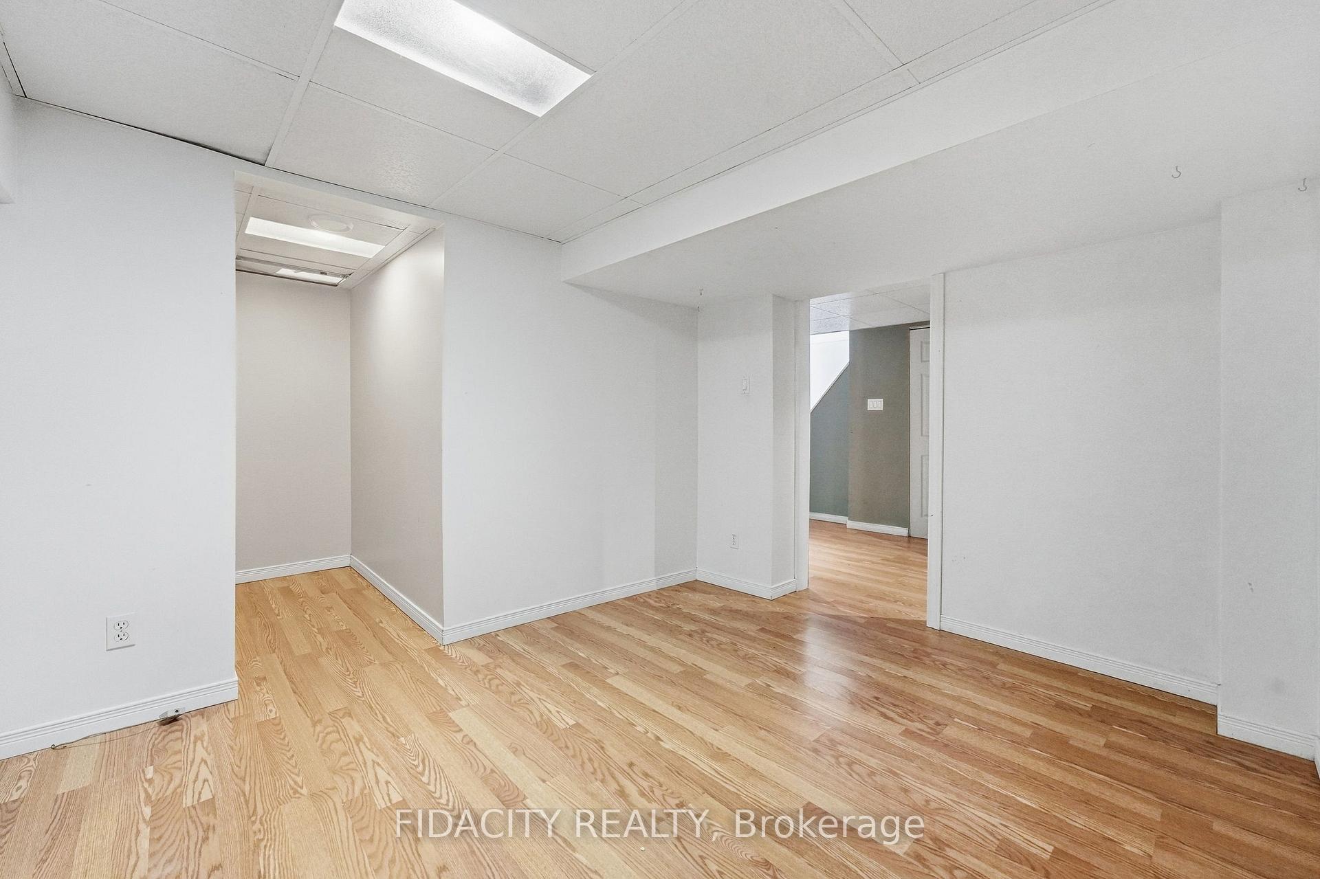 Photo 20 of 34 Stinson Avenue, Ottawa, Lynwood Village — HOMEH