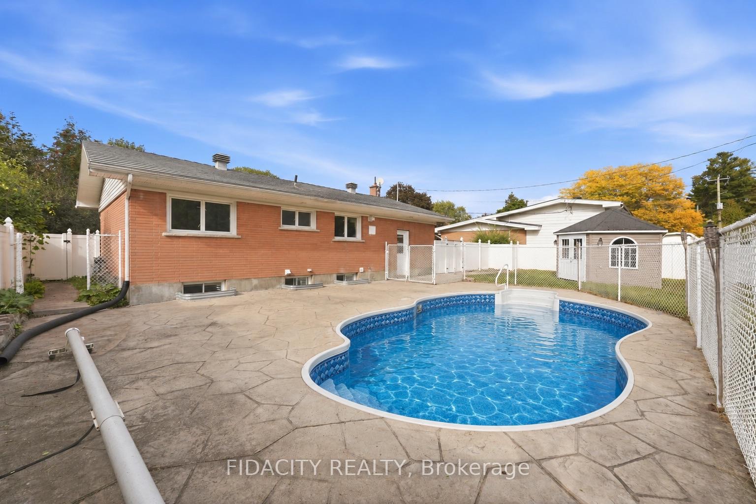 Photo 26 of 34 Stinson Avenue, Ottawa, Lynwood Village — HOMEH