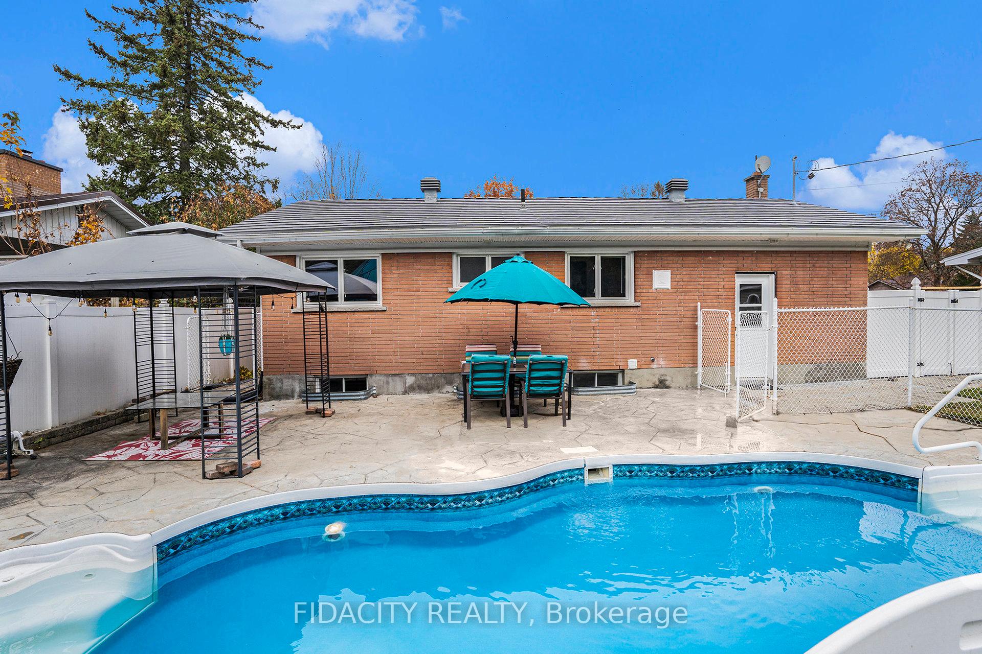 Photo 27 of 34 Stinson Avenue, Ottawa, Lynwood Village — HOMEH