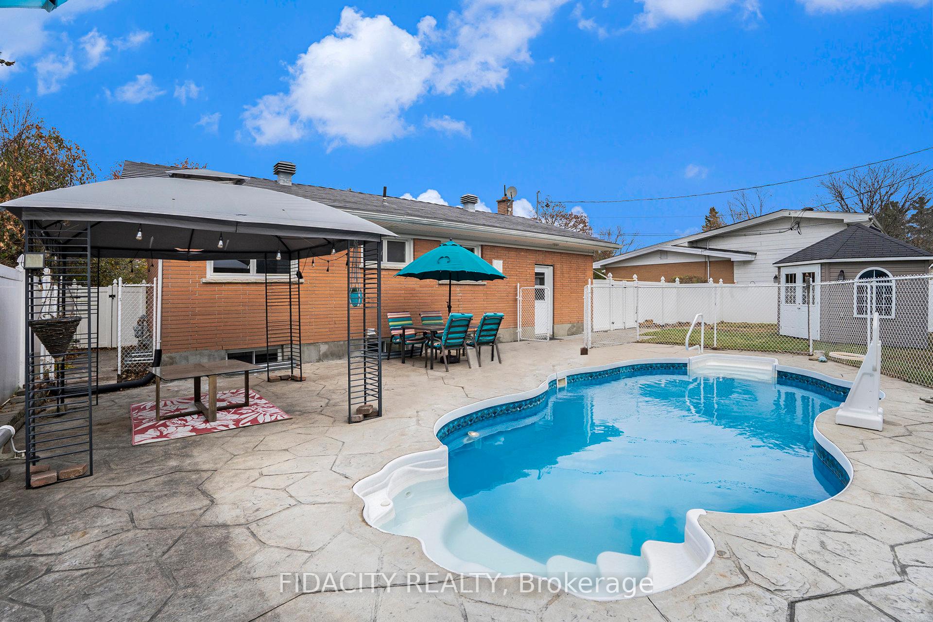 Photo 28 of 34 Stinson Avenue, Ottawa, Lynwood Village — HOMEH