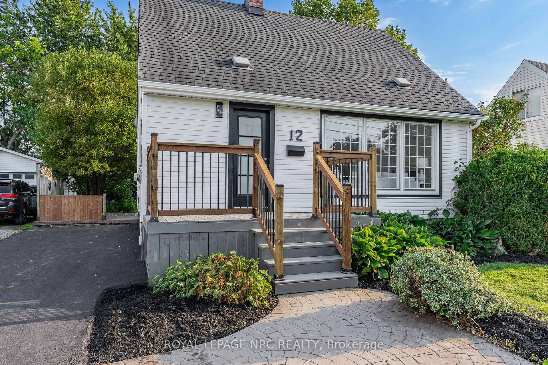 Photo 5 of 12 Admiral Road, St. Catharines, Secord Woods — HOMEH