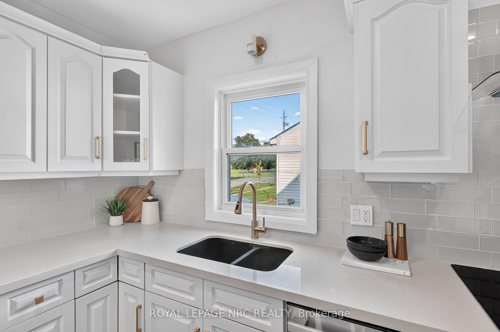 Photo 21 of 12 Admiral Road, St. Catharines, Secord Woods — HOMEH