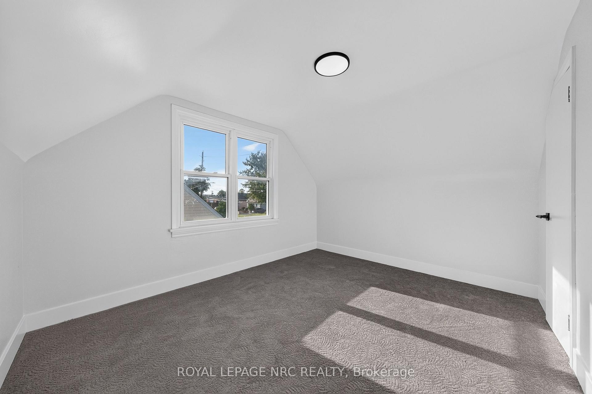 Photo 31 of 12 Admiral Road, St. Catharines, Secord Woods — HOMEH