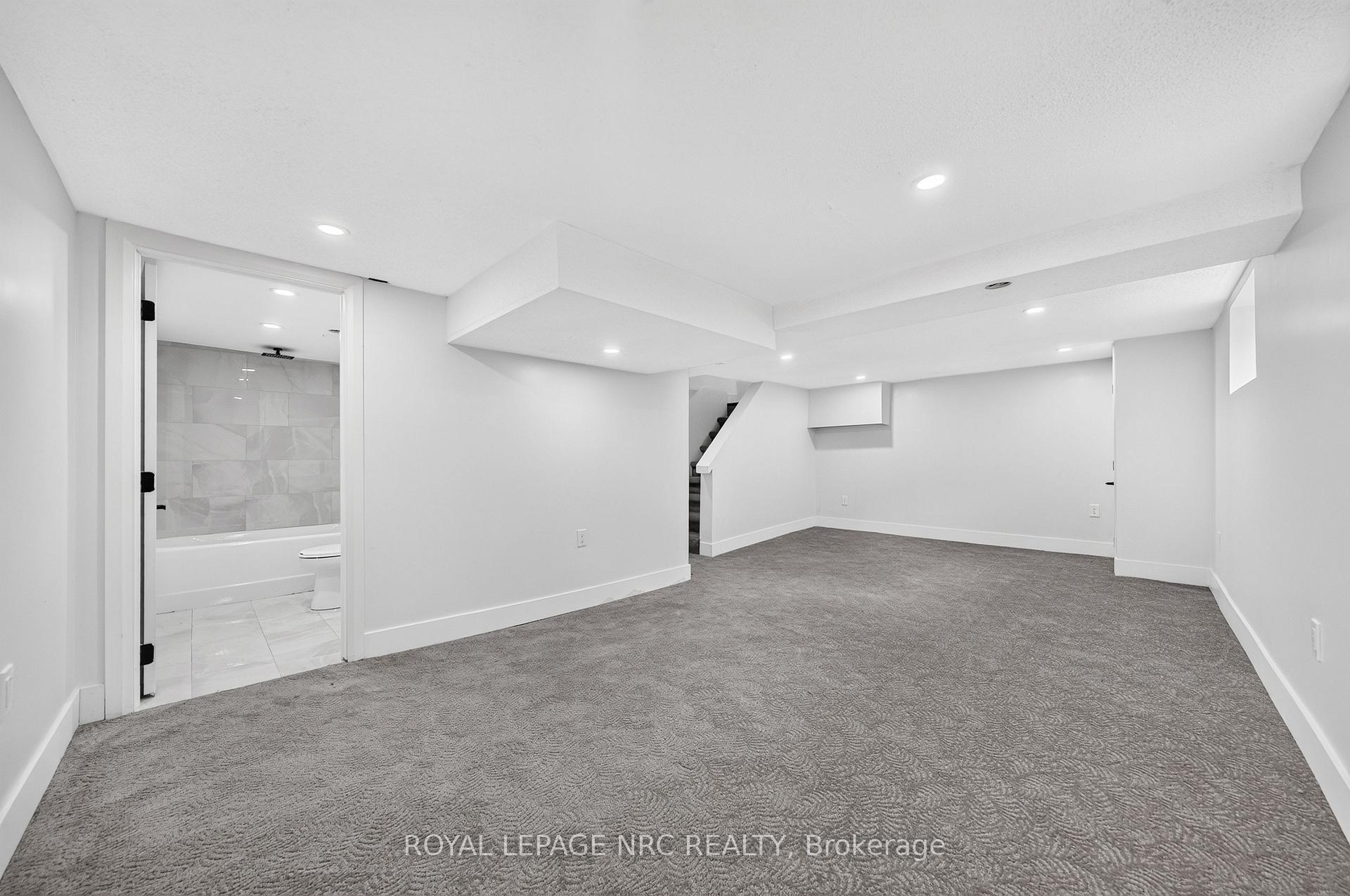 Photo 35 of 12 Admiral Road, St. Catharines, Secord Woods — HOMEH