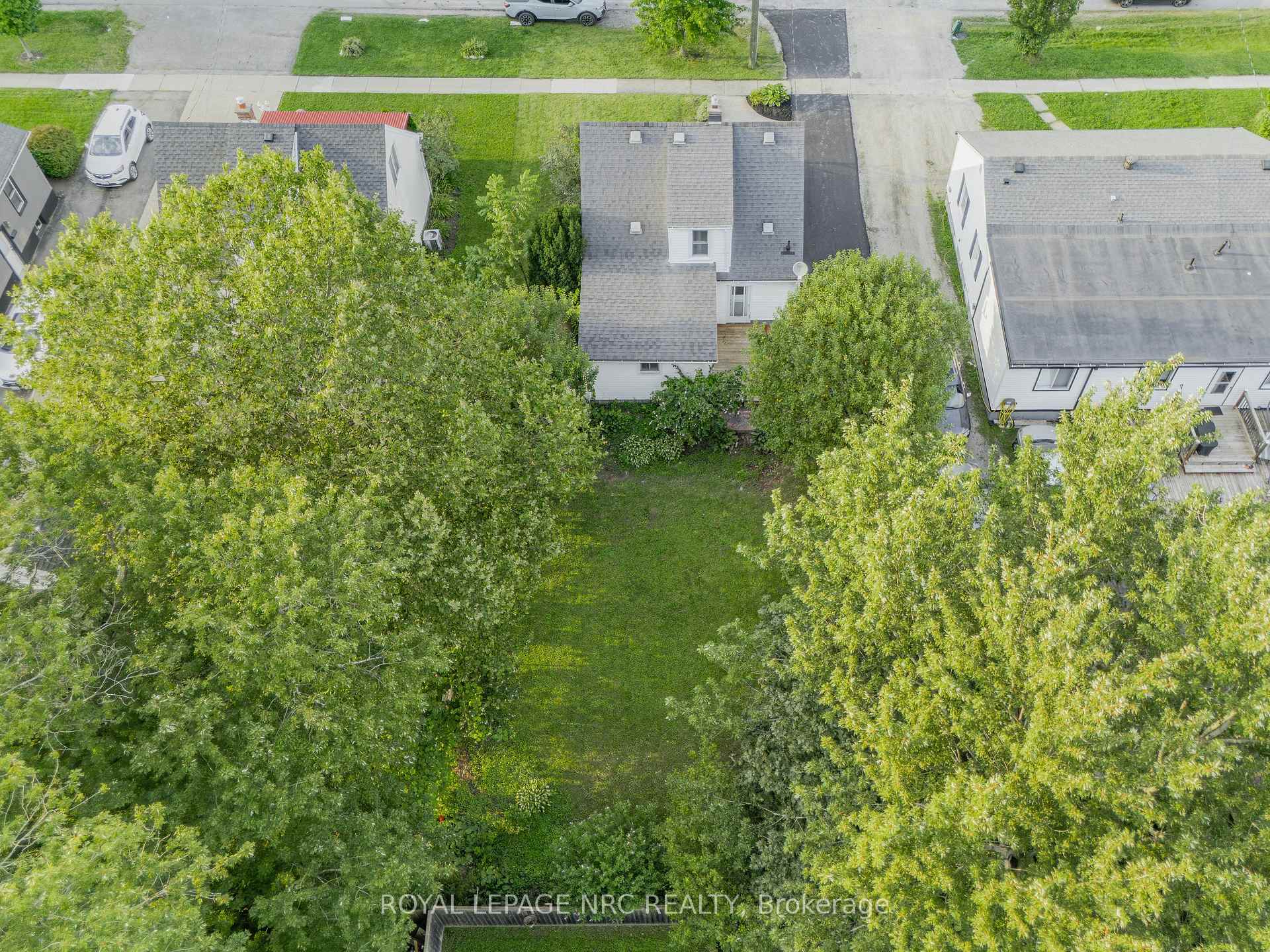Photo 44 of 12 Admiral Road, St. Catharines, Secord Woods — HOMEH