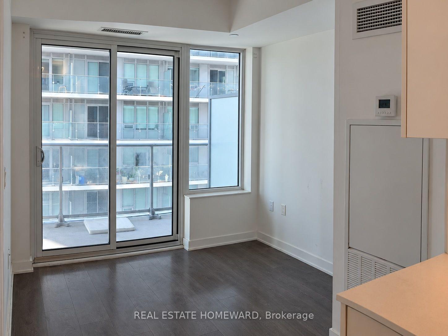 Photo 5 of Unit 1405, 99 Broadway Avenue, Toronto, Mount Pleasant West — HOMEH