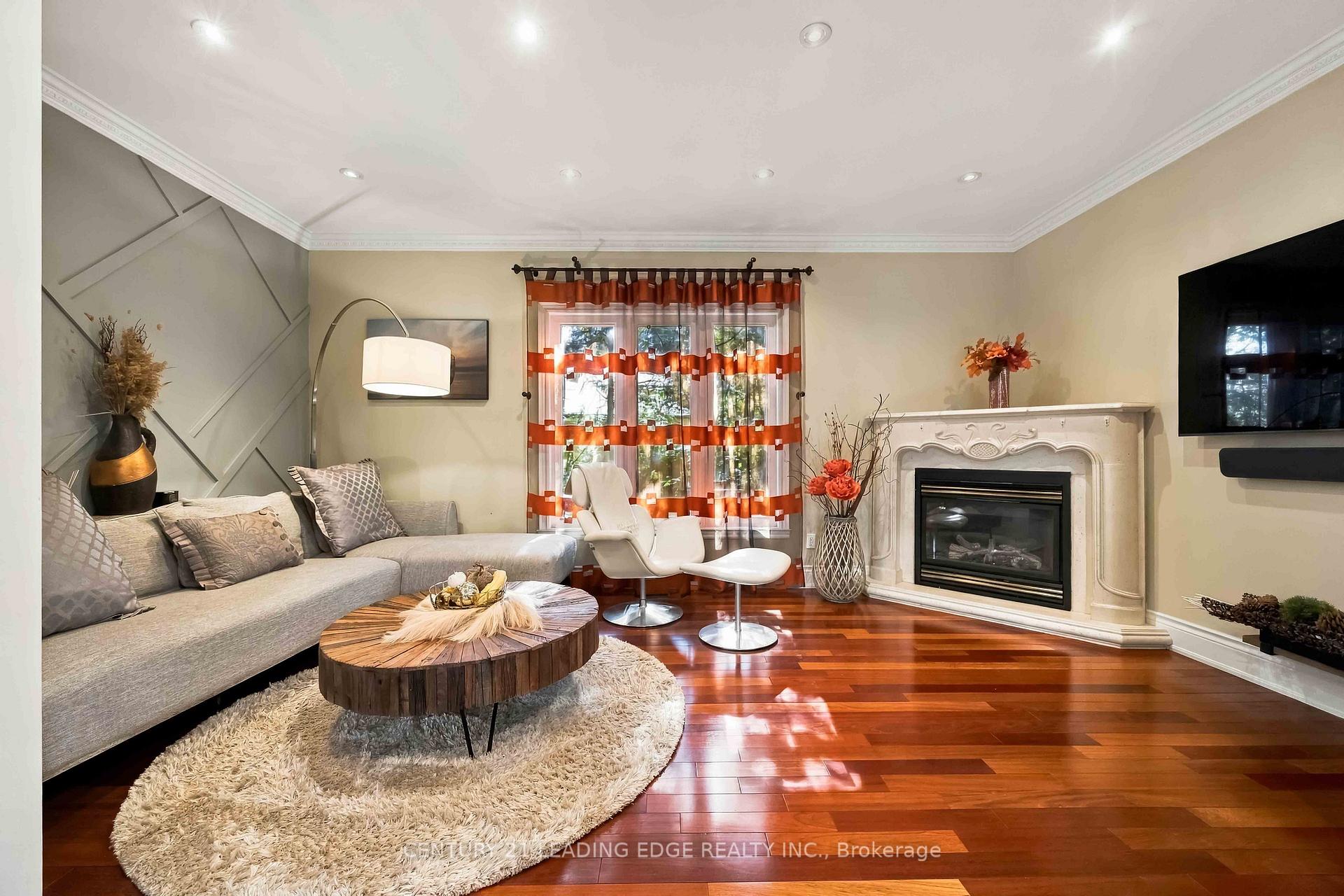 Photo 10 of 1952 Spruce Hill Road, Pickering, Dunbarton — HOMEH