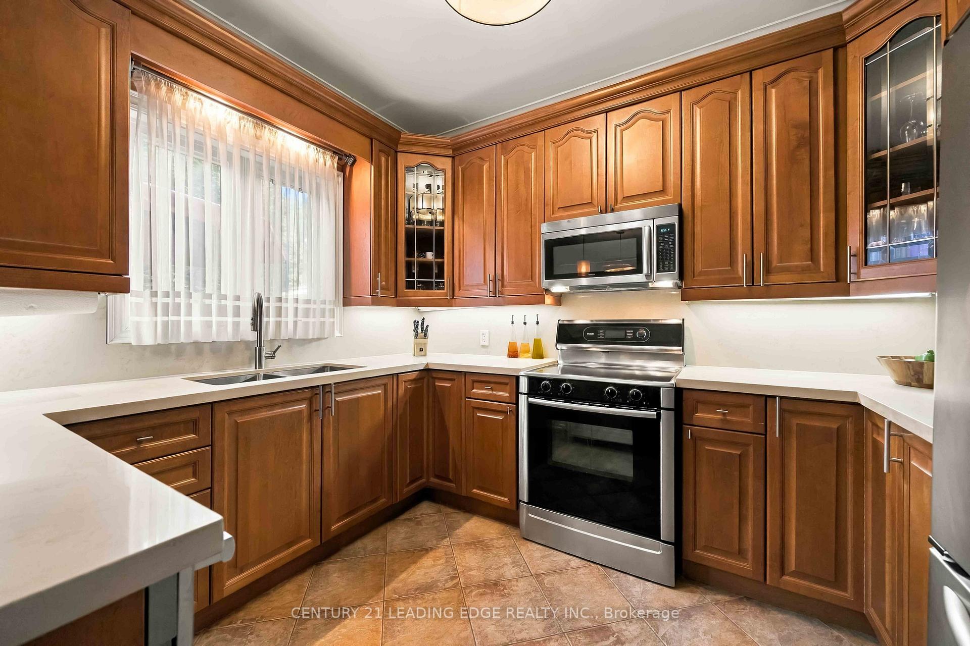 Photo 19 of 1952 Spruce Hill Road, Pickering, Dunbarton — HOMEH