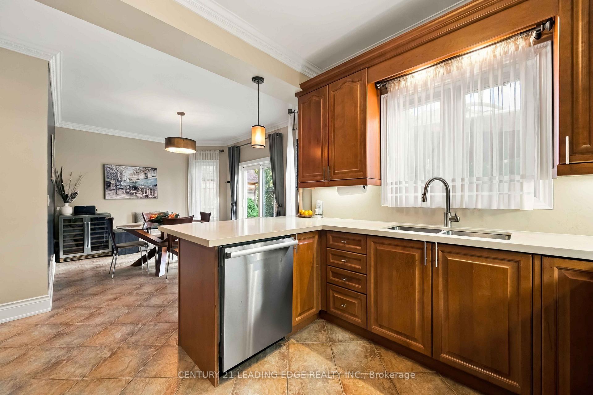 Photo 20 of 1952 Spruce Hill Road, Pickering, Dunbarton — HOMEH