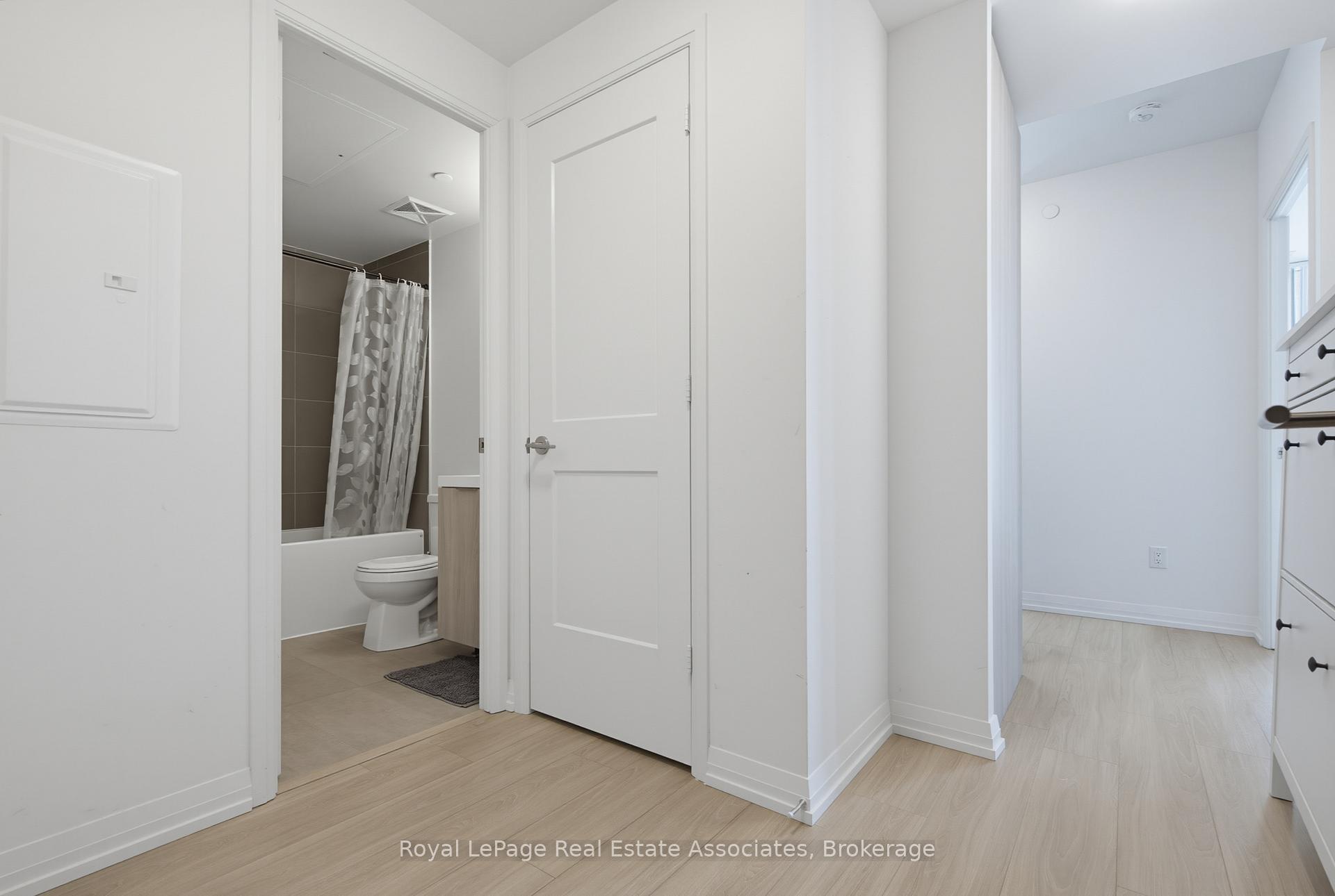 Photo 5 of Unit 2403, 8 Widmer Street, Toronto, Waterfront Communities — HOMEH