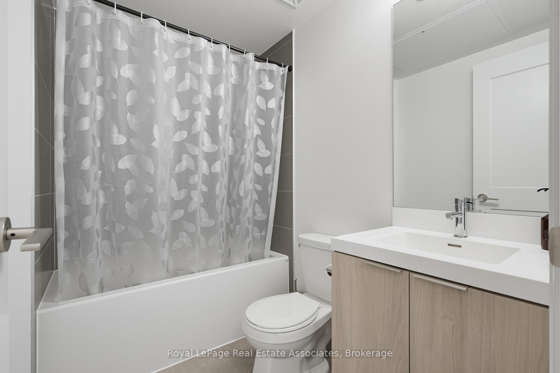 Photo 6 of Unit 2403, 8 Widmer Street, Toronto, Waterfront Communities — HOMEH