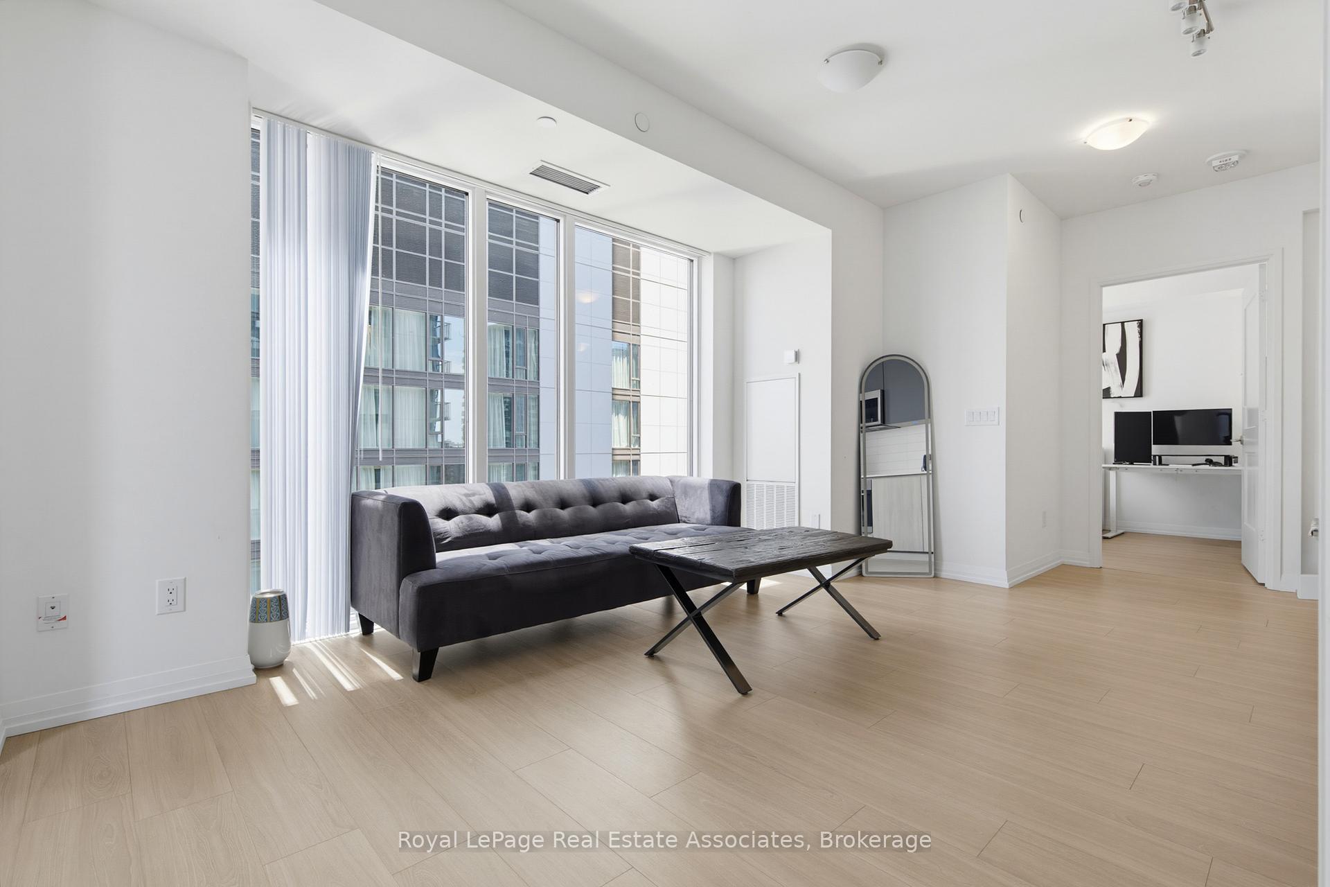 Photo 8 of Unit 2403, 8 Widmer Street, Toronto, Waterfront Communities — HOMEH