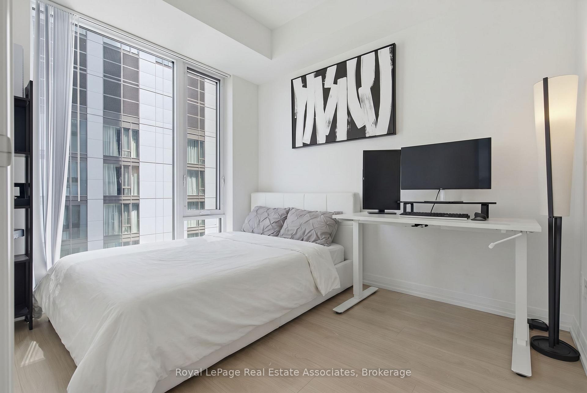 Photo 11 of Unit 2403, 8 Widmer Street, Toronto, Waterfront Communities — HOMEH