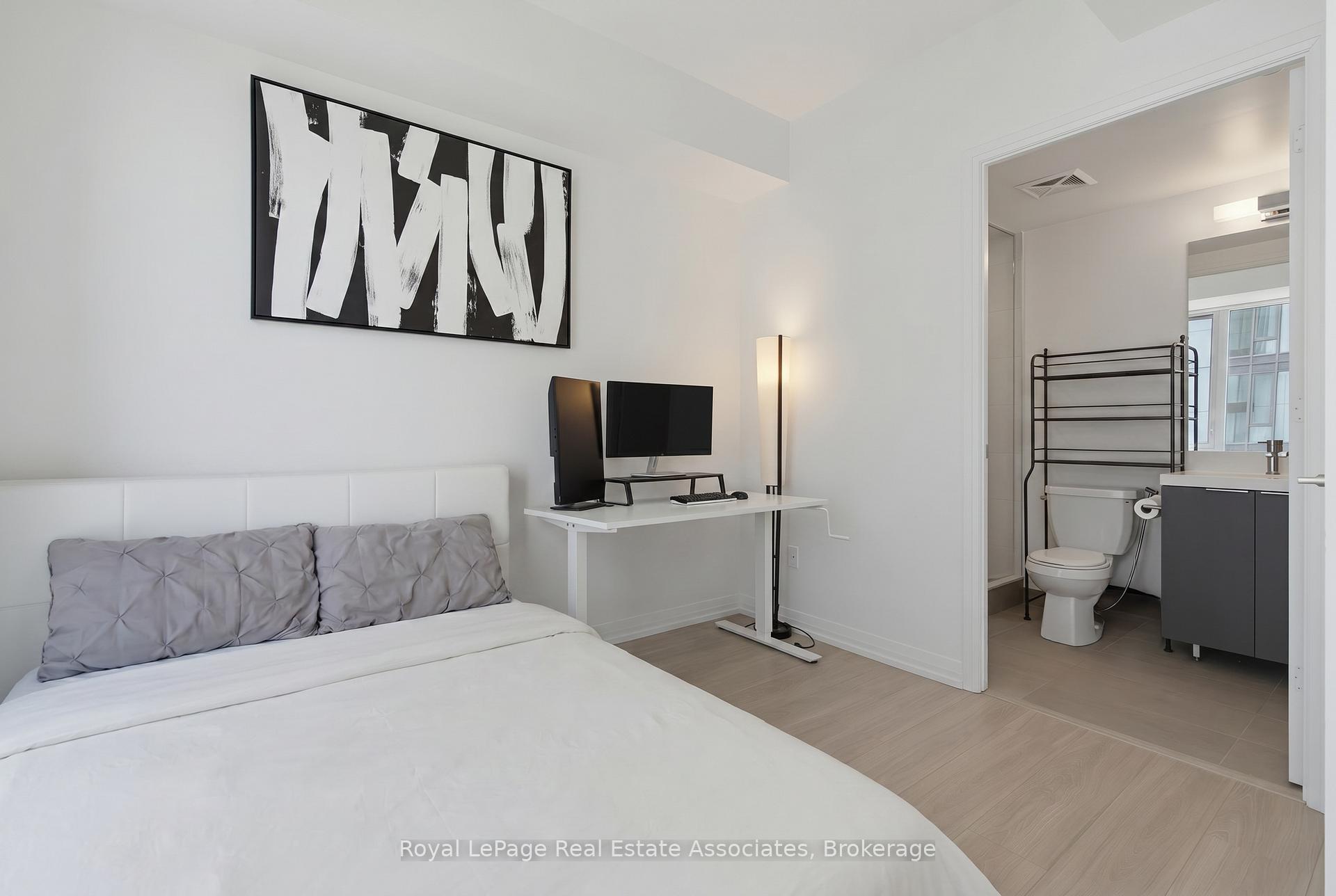Photo 12 of Unit 2403, 8 Widmer Street, Toronto, Waterfront Communities — HOMEH