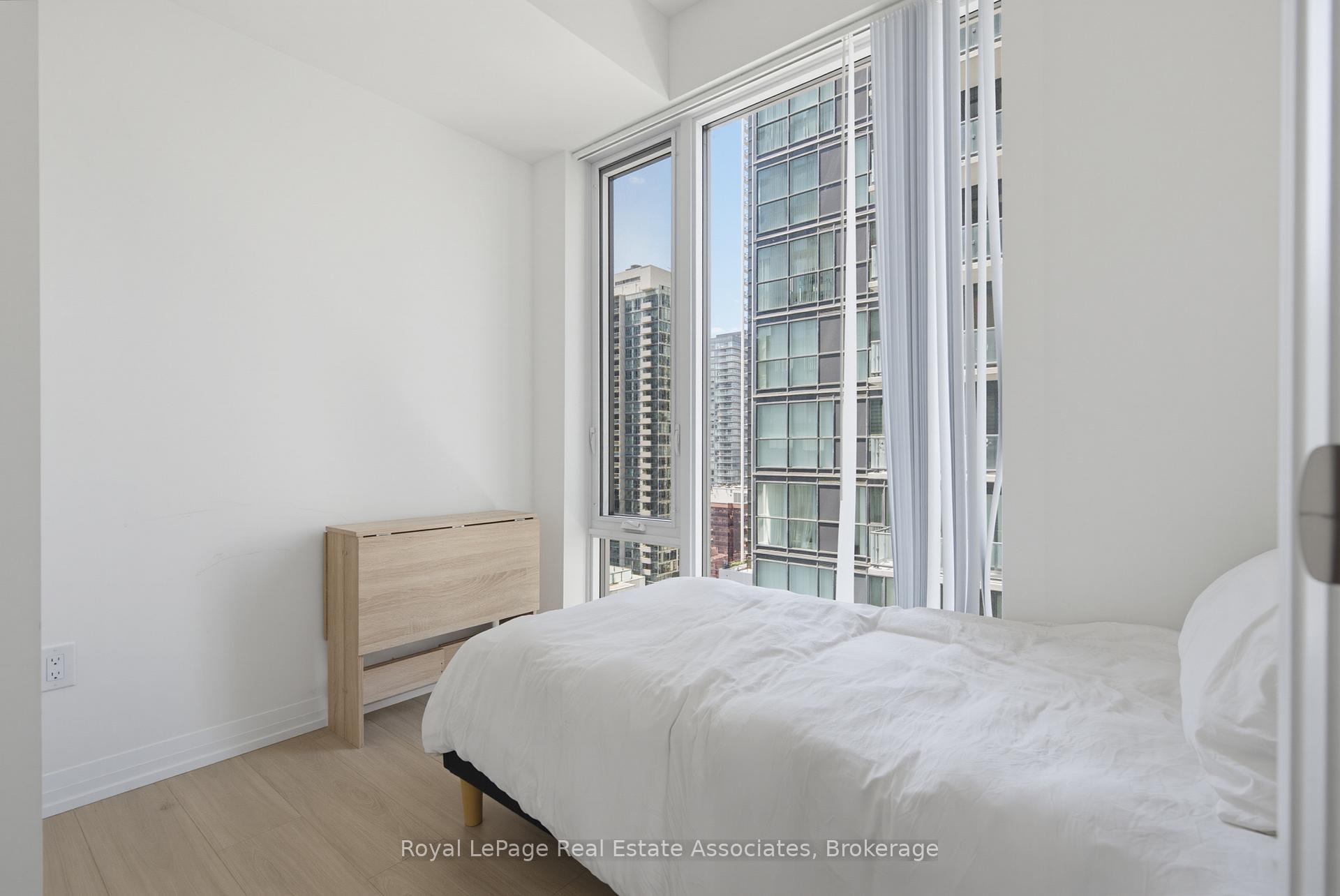 Photo 13 of Unit 2403, 8 Widmer Street, Toronto, Waterfront Communities — HOMEH