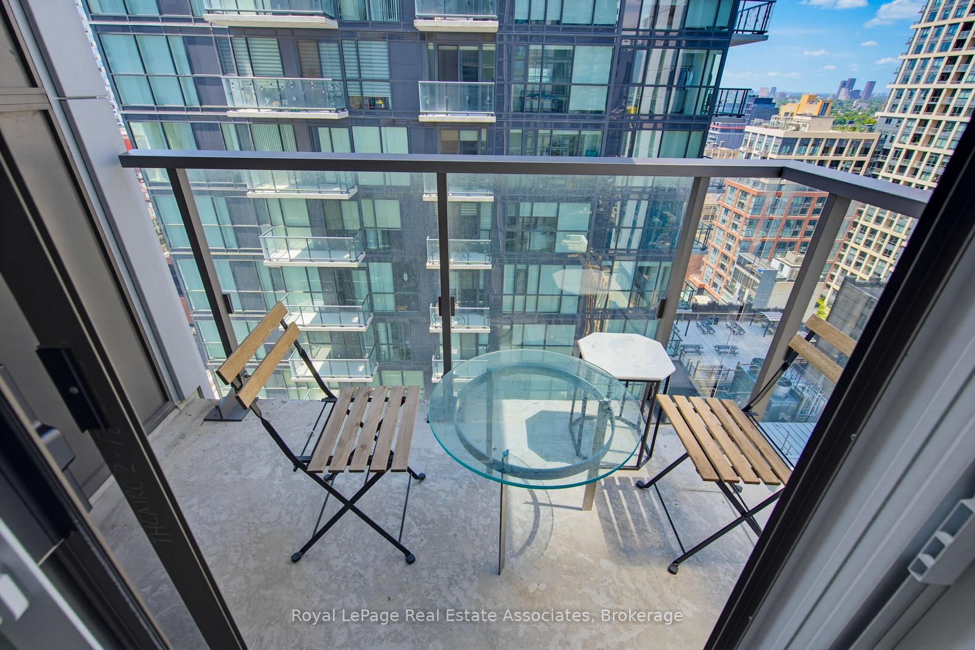 Photo 15 of Unit 2403, 8 Widmer Street, Toronto, Waterfront Communities — HOMEH